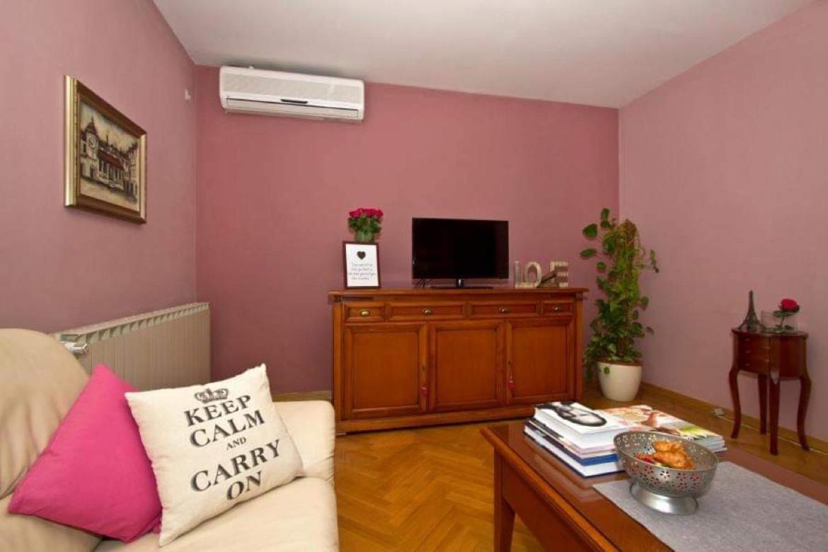 Spacious Three-bedroom With Balconies Apartment Split