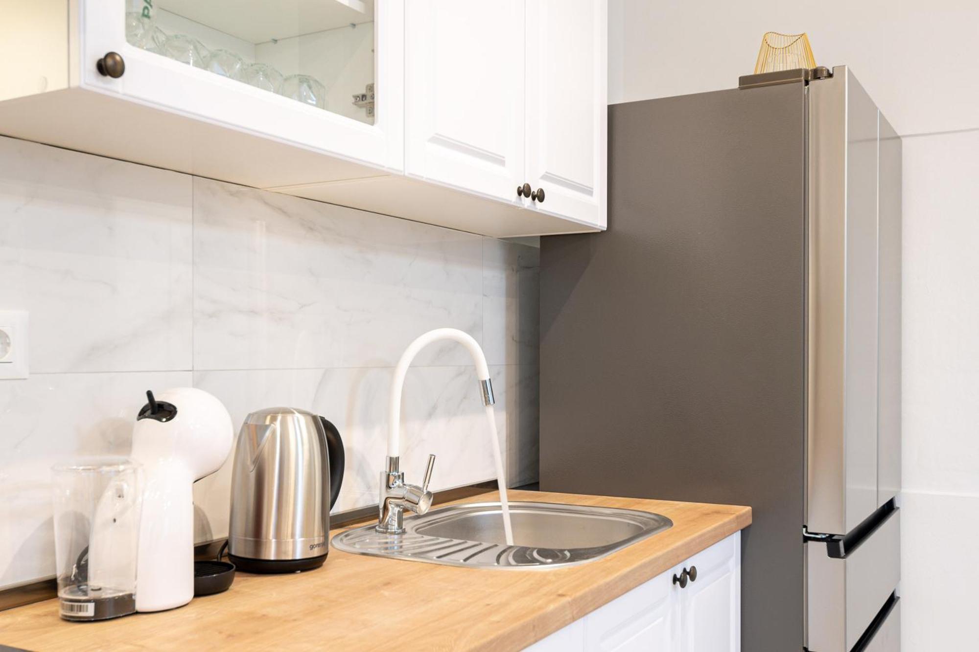 Golden Smile Apartment *
