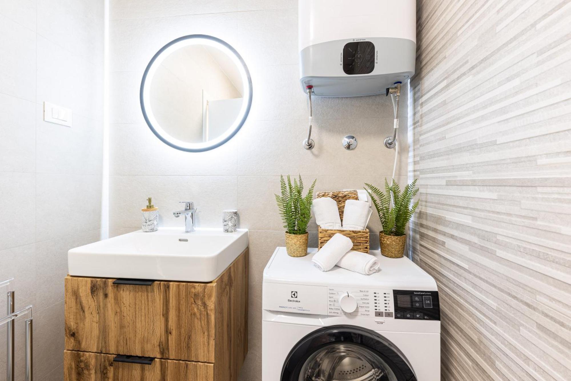Golden Smile Apartment
