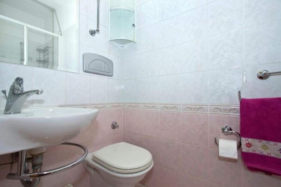 Apartment Spacious Three-bedroom With Balconies