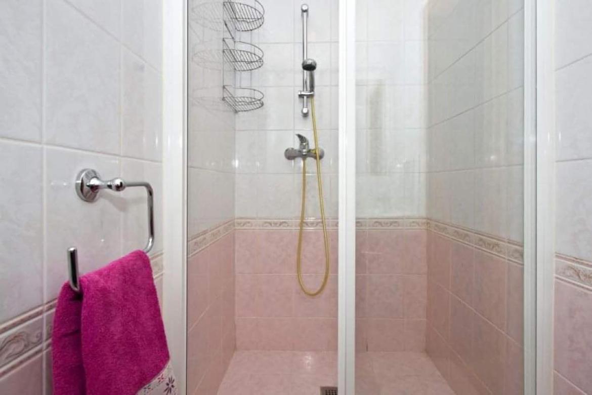 Spacious Three-bedroom With Balconies Apartment *