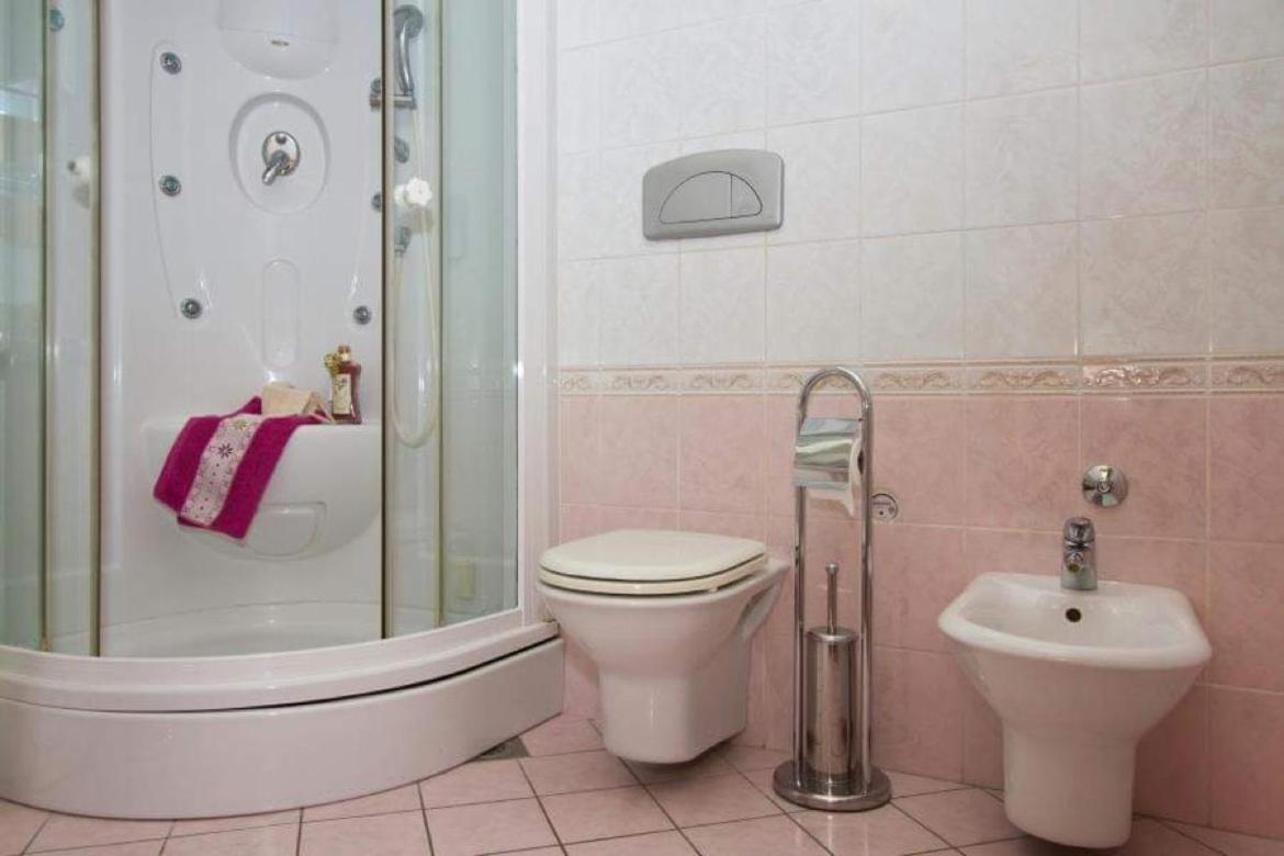 Apartment Spacious Three-bedroom With Balconies
