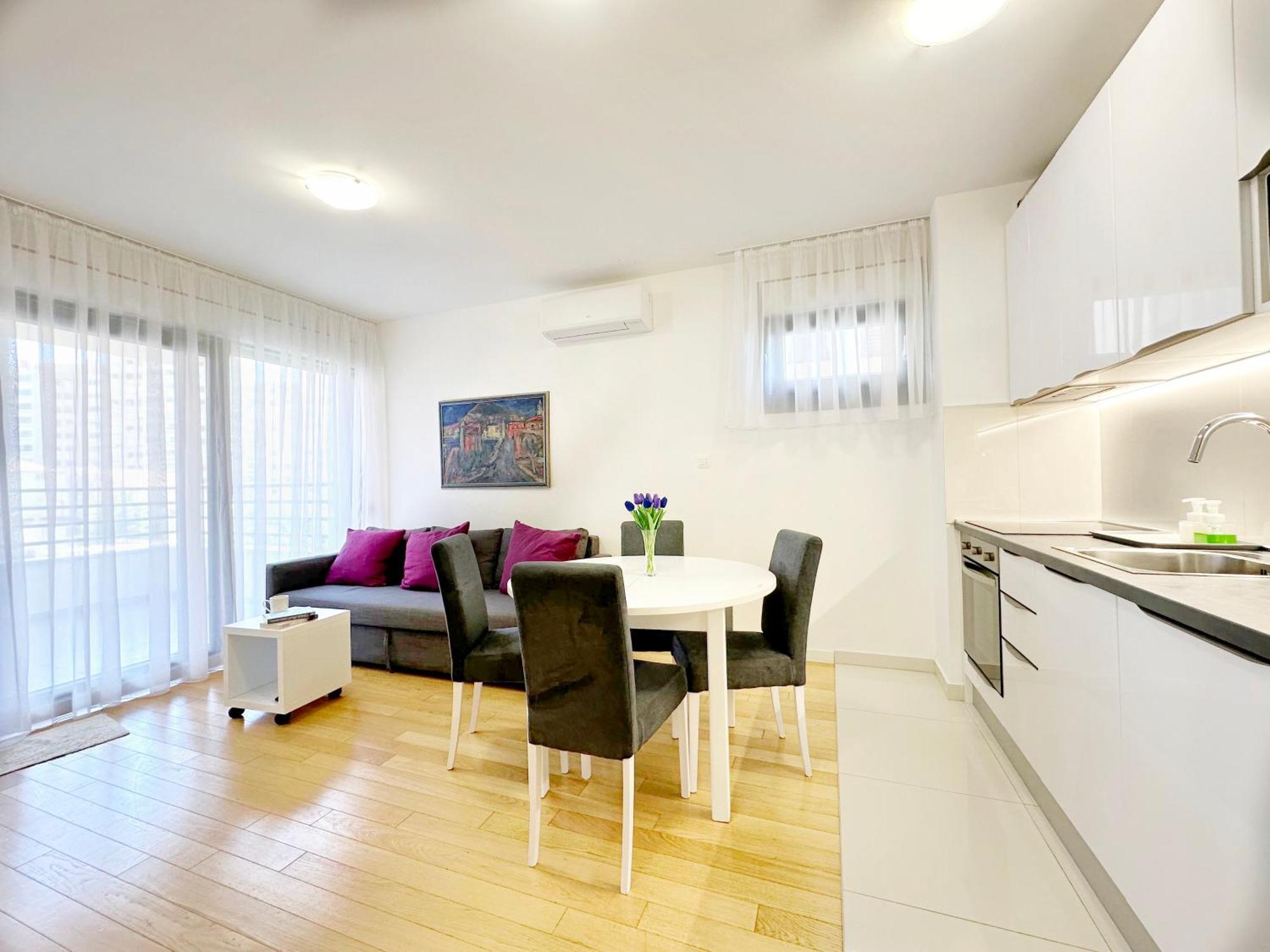 Apartman S'akvarel 1 & 5 - Private Garage Split
