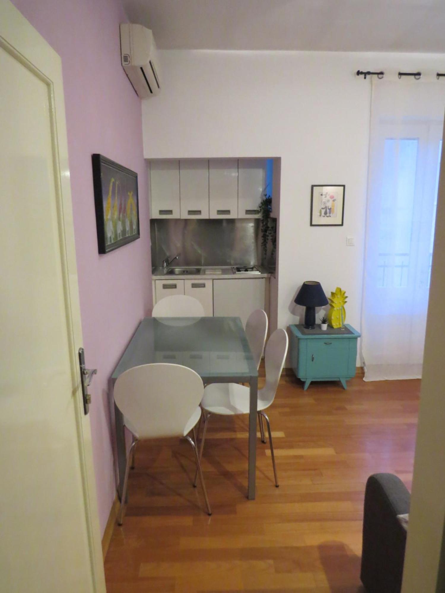 Main Street Apartman *
