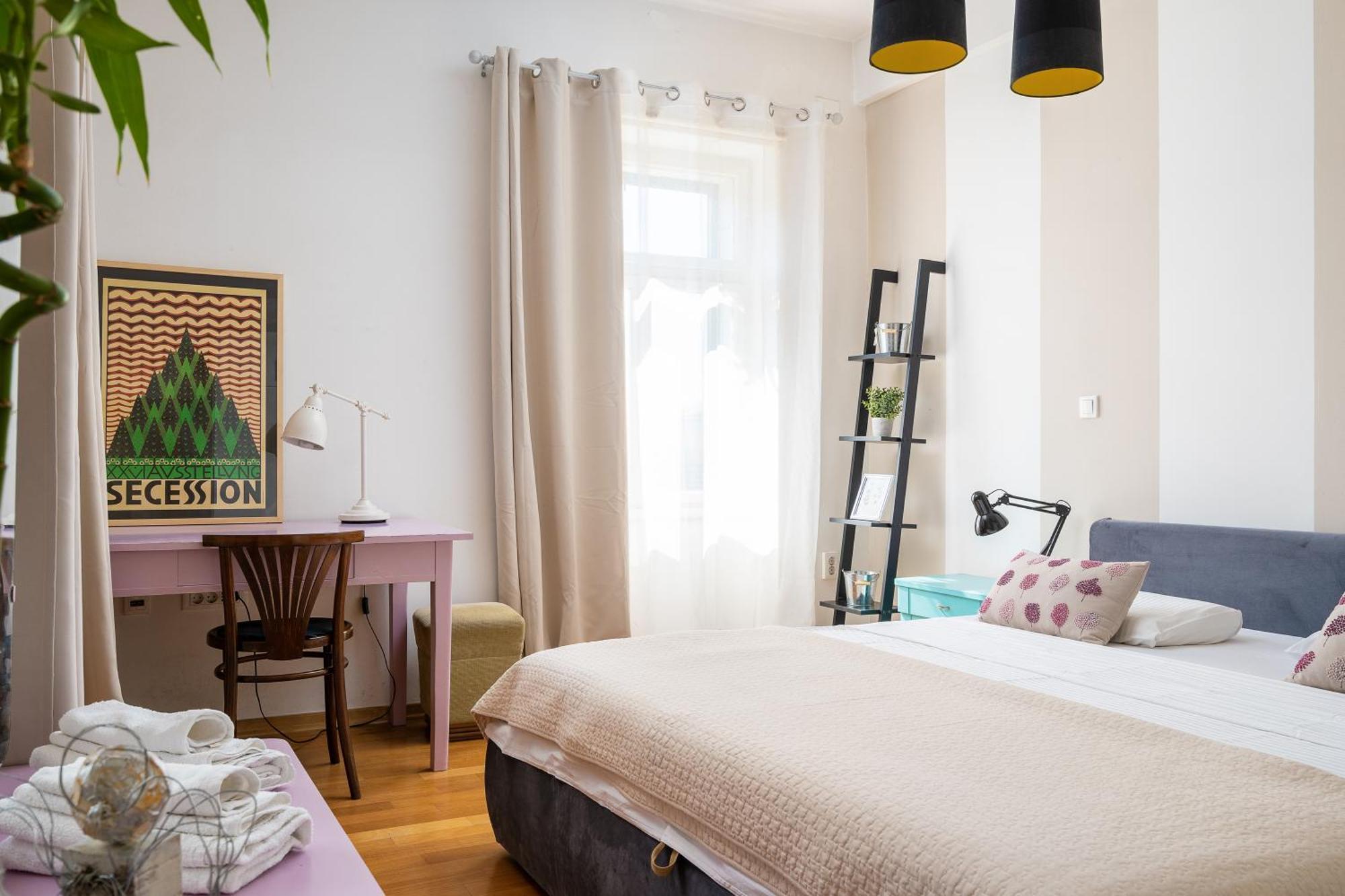 Main Street Apartman *