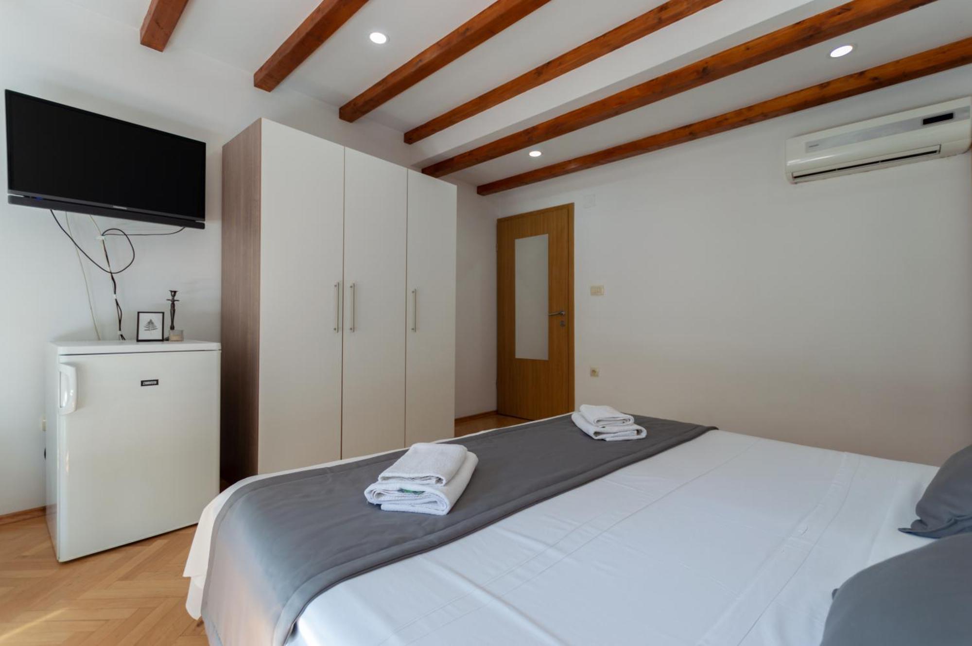 Top Center Guest house