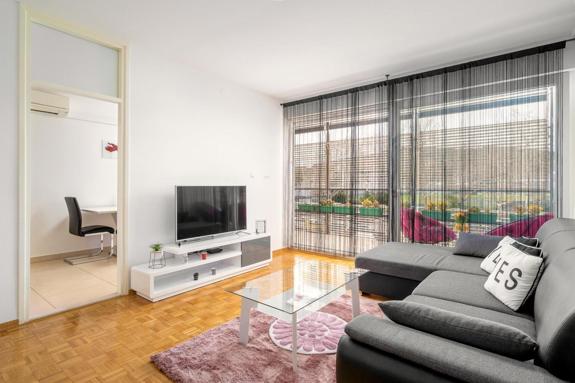 Luxe Collection @ Centre Old Town Apartment *