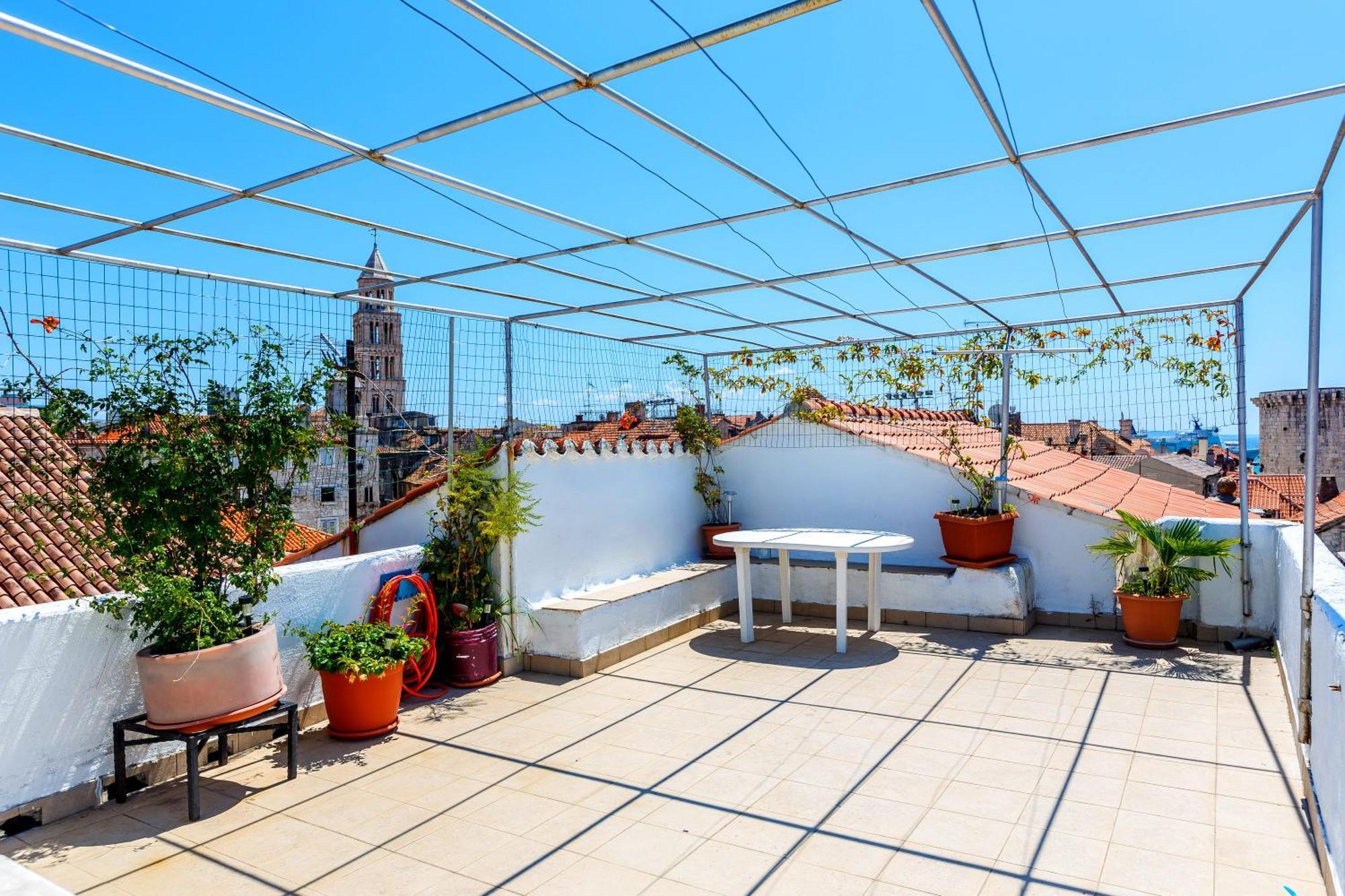 Luxe Collection @ Centre Old Town Apartment