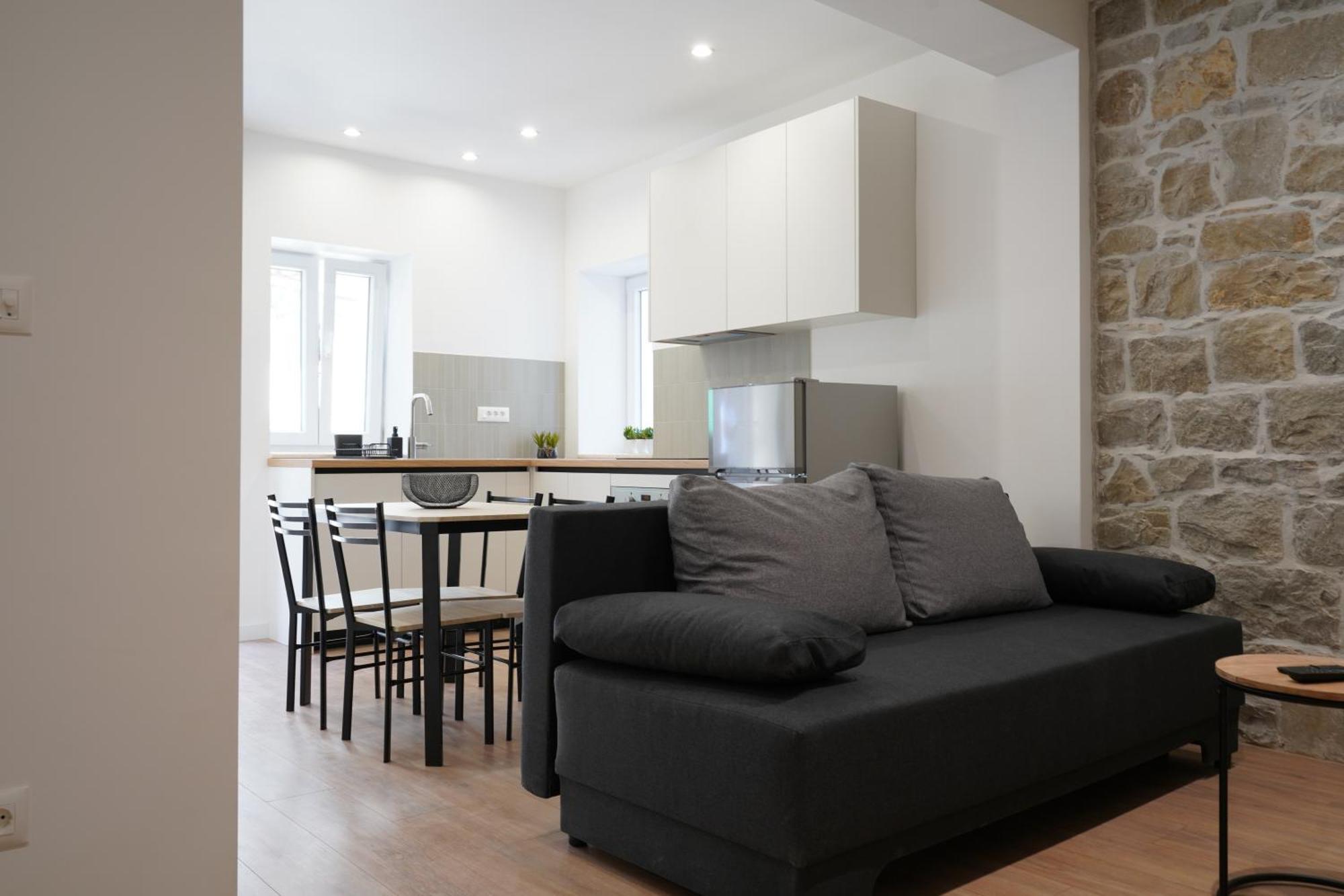 Appartement Luxury Seaside Apartment For 4, Steps From The Beaches, Bars, Restaurants, Center Of Stobrec *
