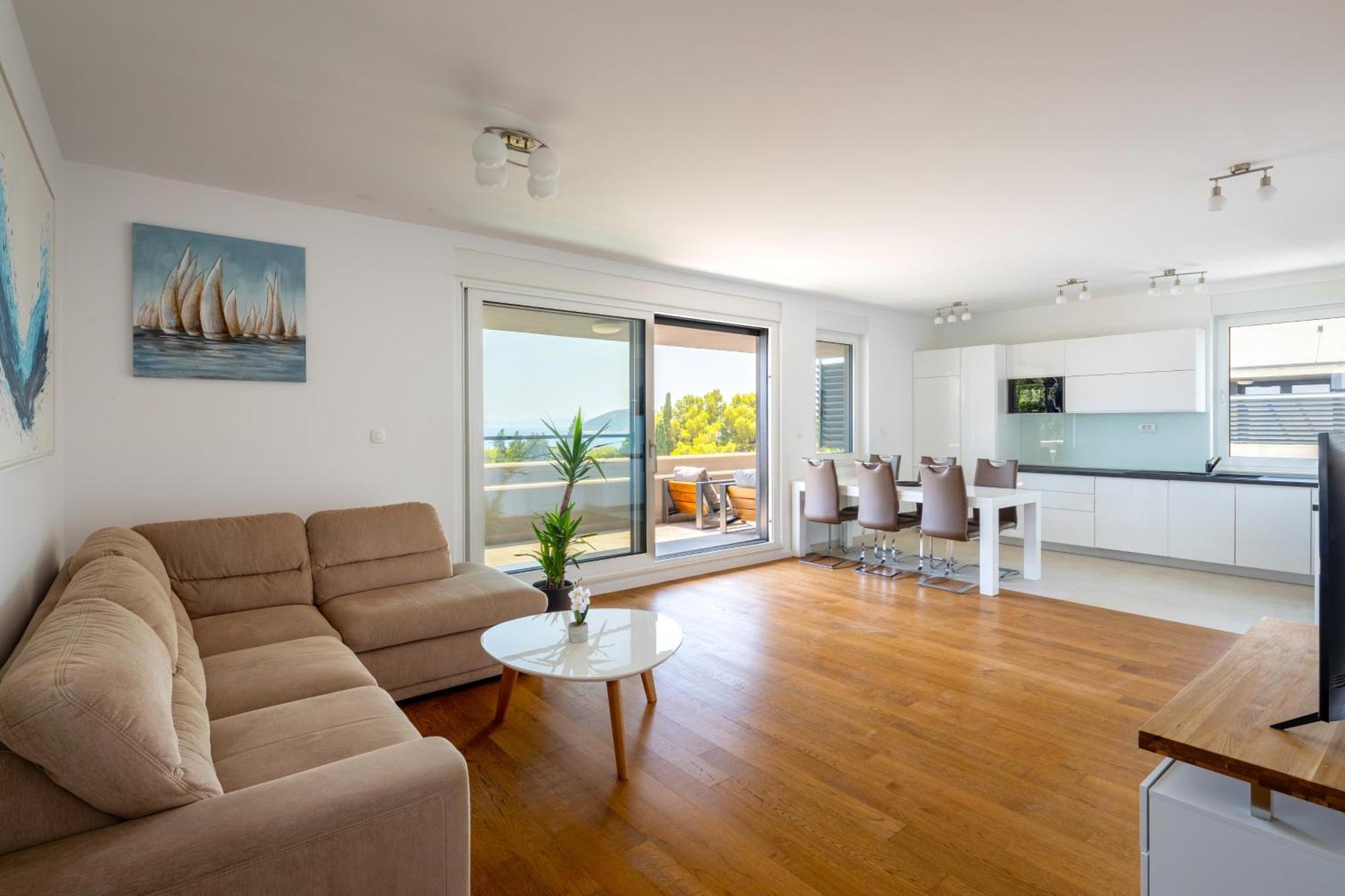 Stunning Kasuni Beach In Apartment Split