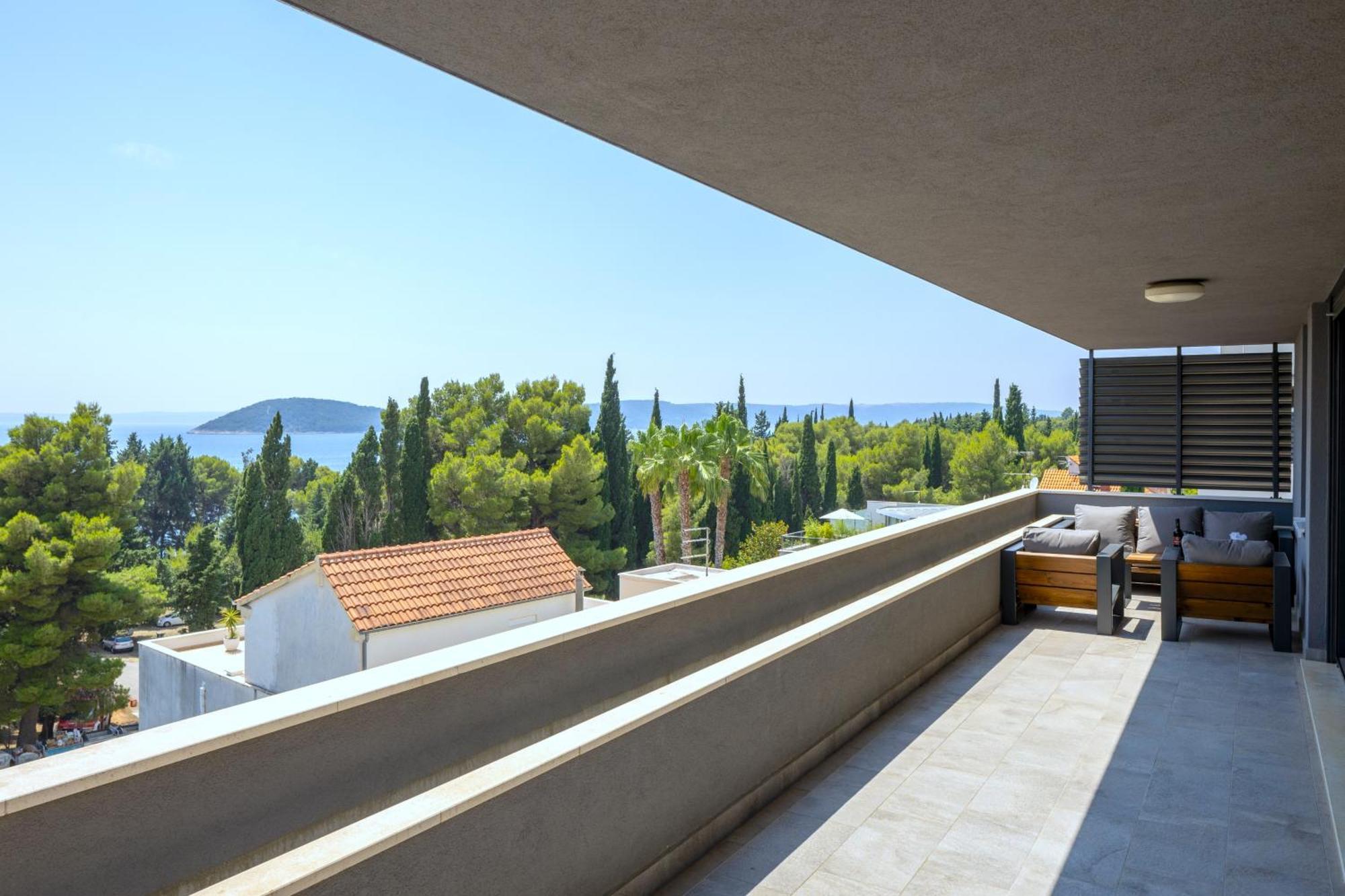 Luxury Bella Vista Holidays @ Kasuni Beach Apartman Split