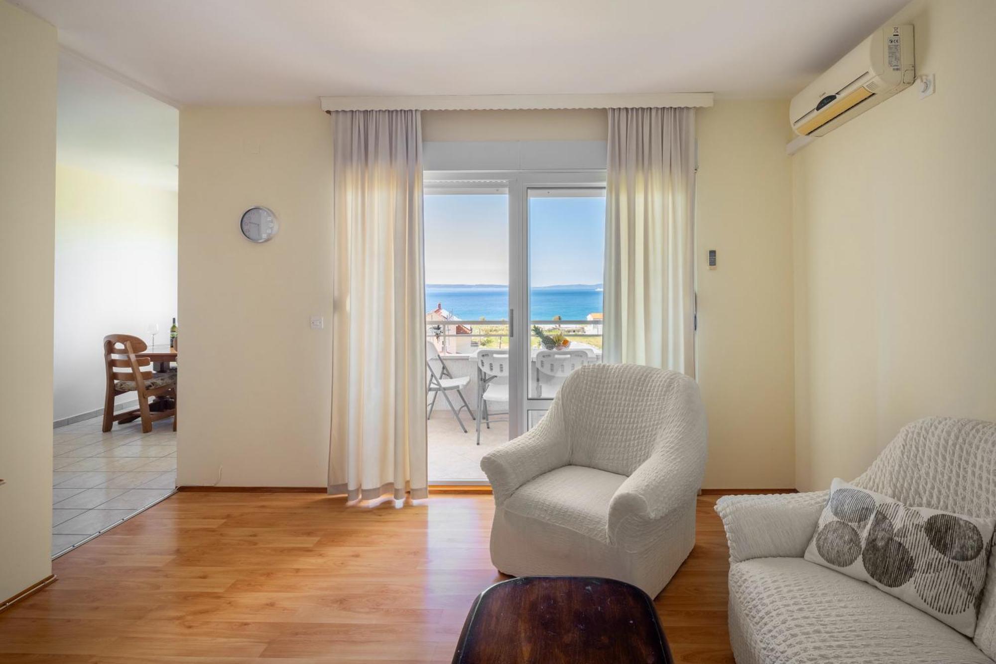 Skyline Vistas Of The Adriatic Apartment