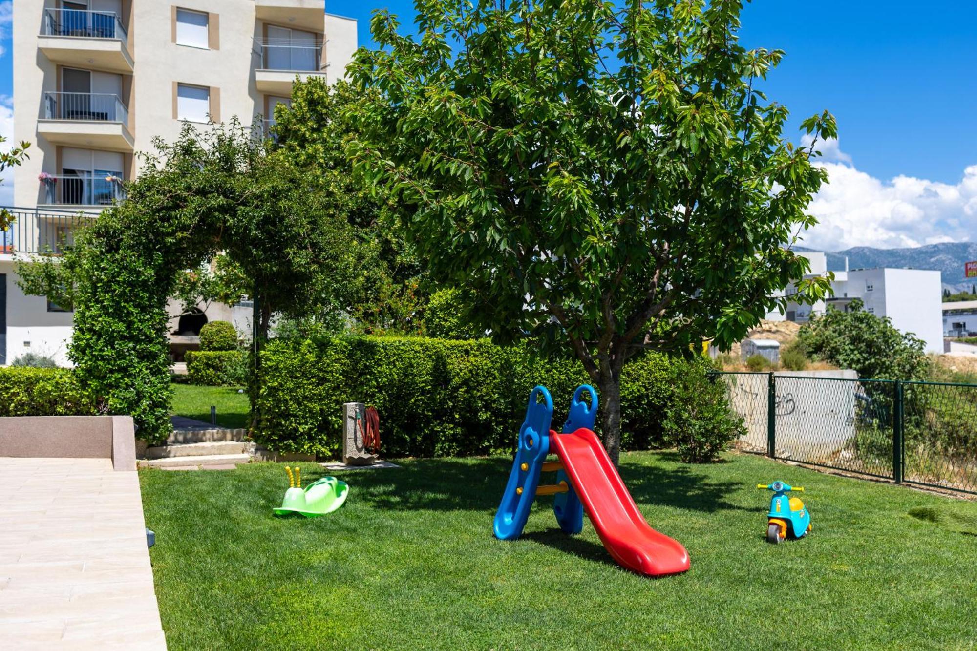 Sunny Garden Lux * Split