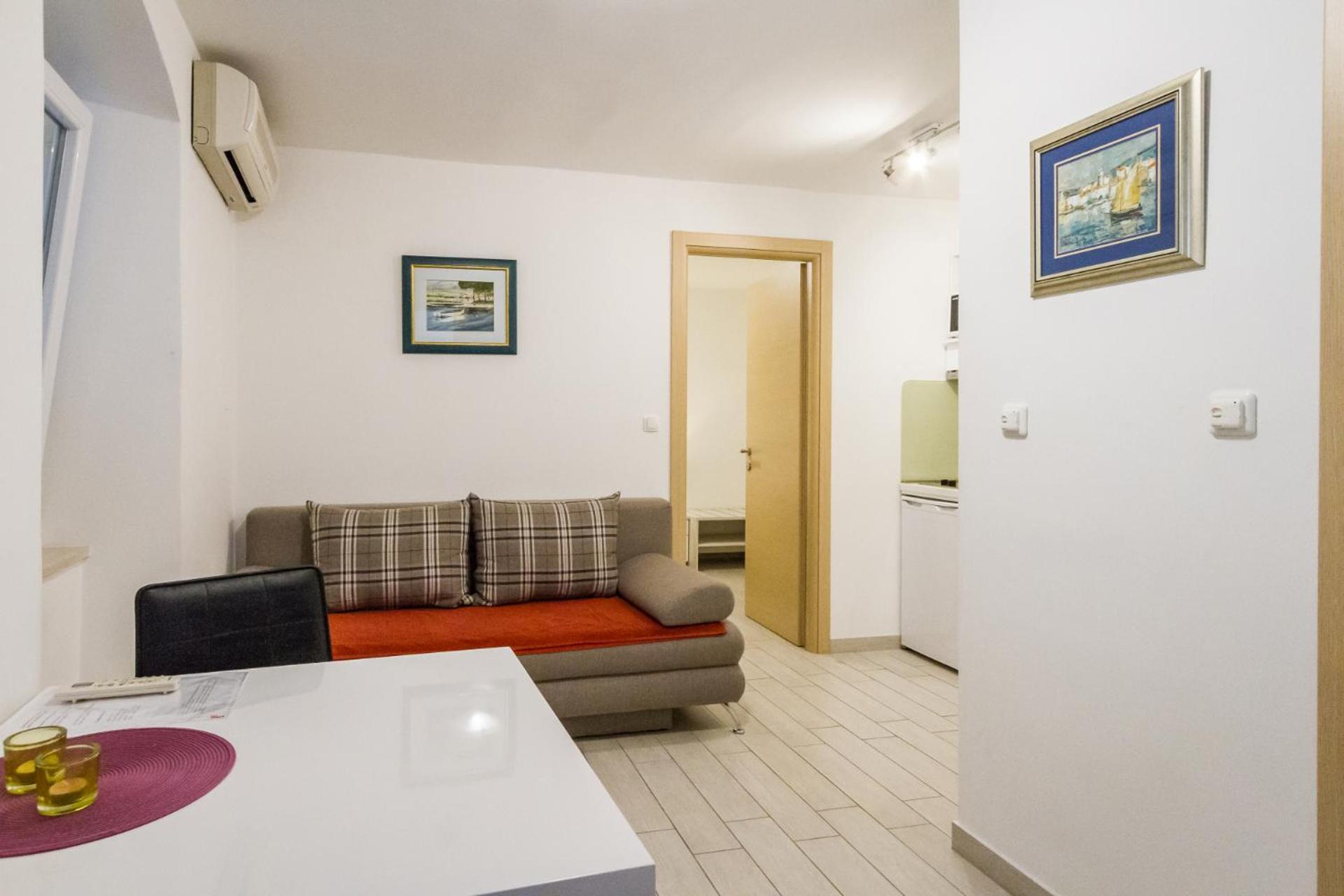 Blue Olive Apartment *