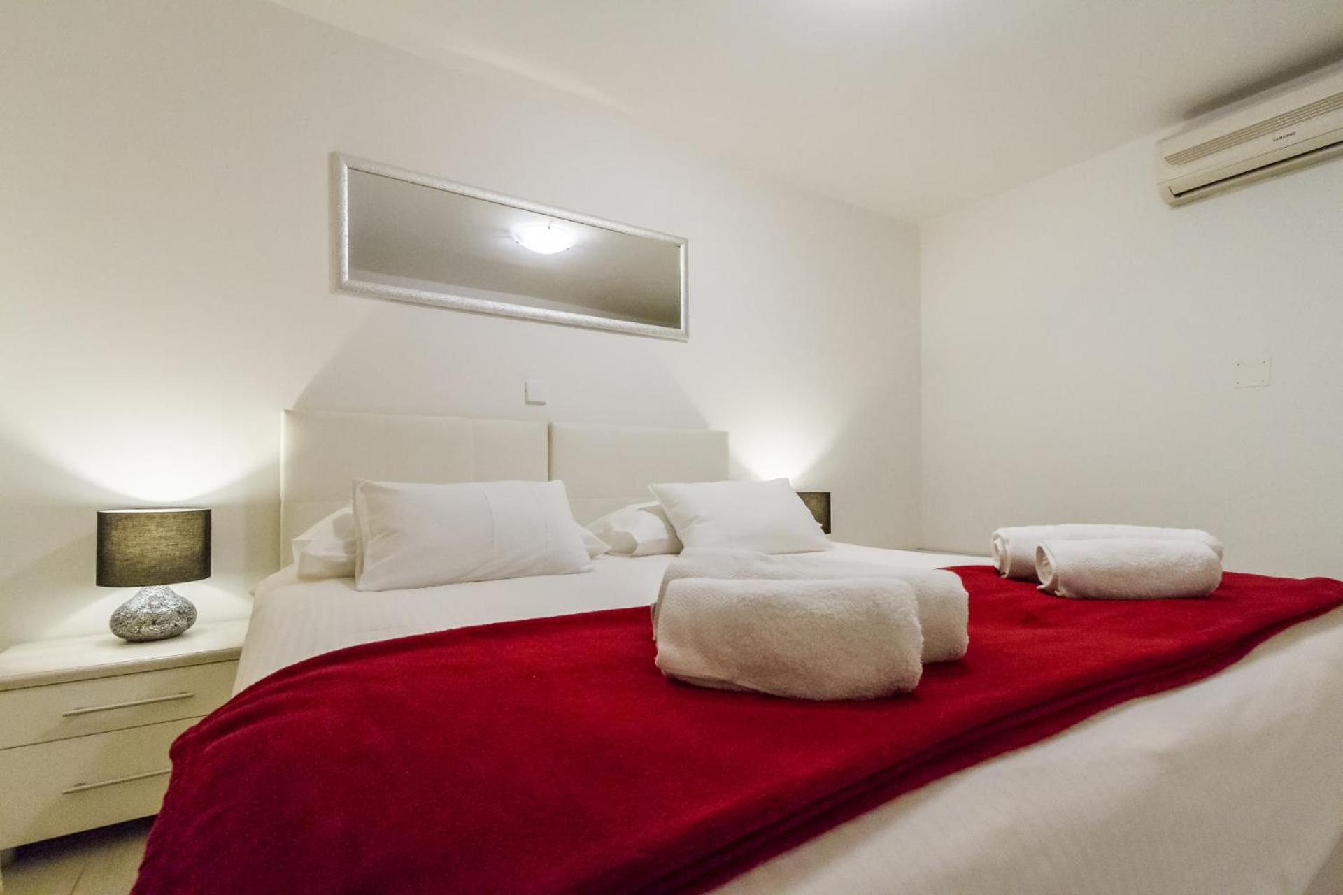 Blue Olive Apartment