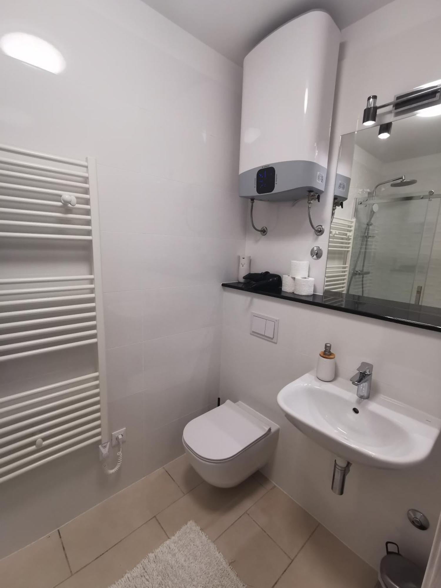 Blue Olive Apartment Split