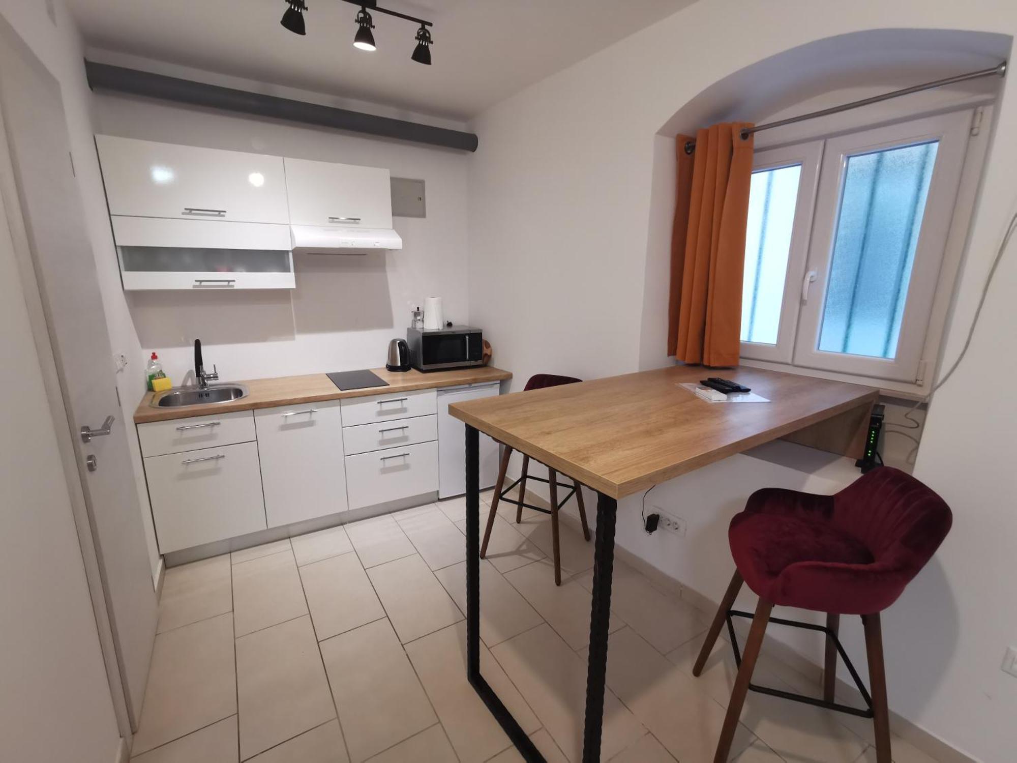 Apartment Blue Olive Split