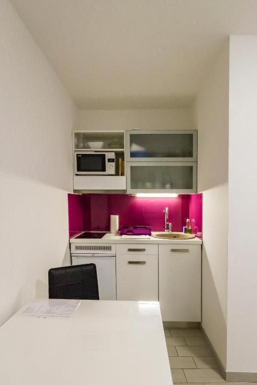 Apartment Blue Olive Split