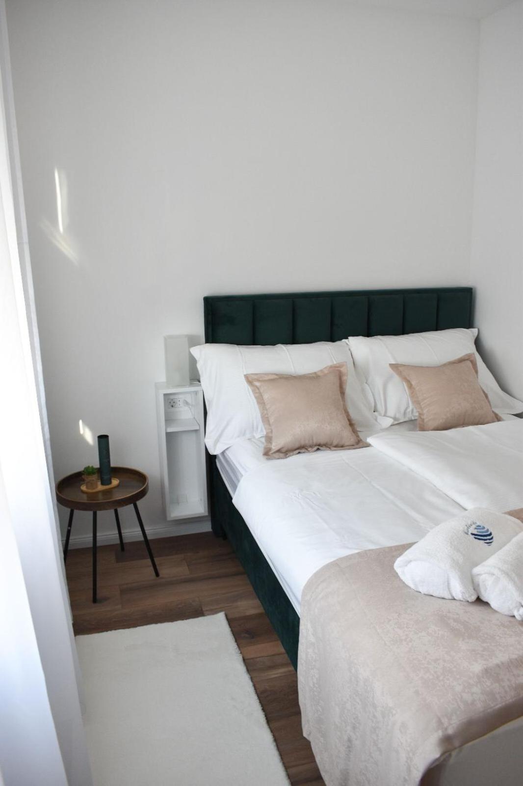 Worldwide Apartment
