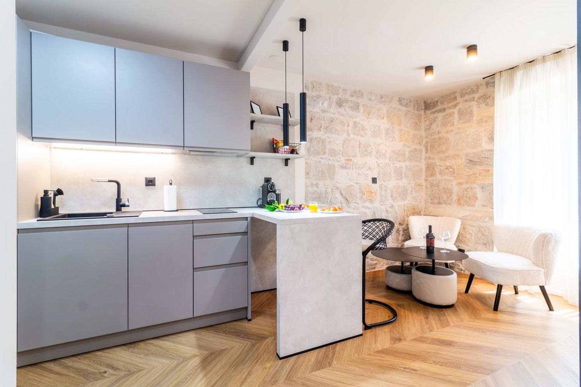Centre In Stone House *