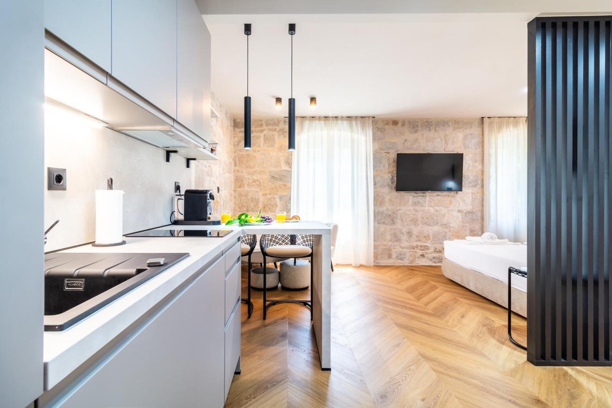Centre In Stone House *