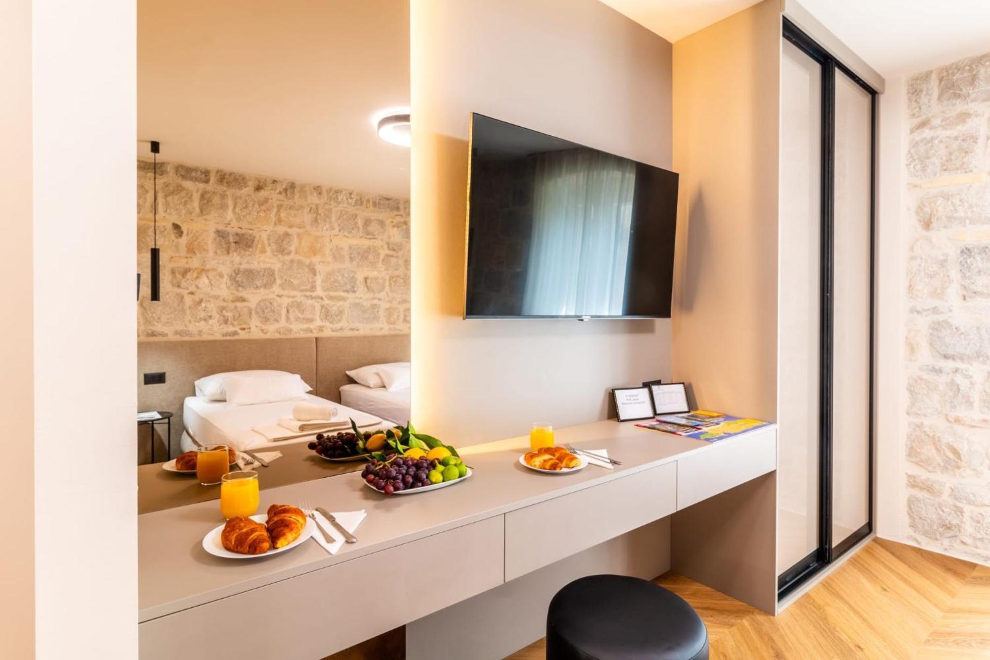 Centre In Stone House Apartment *