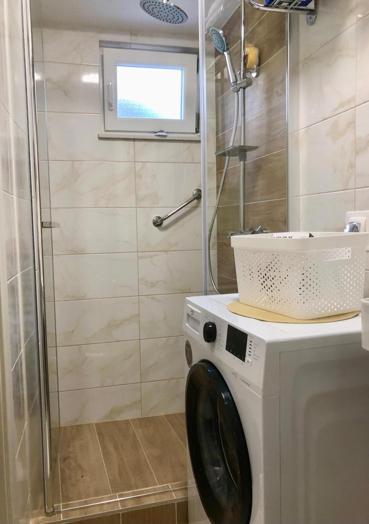 Blue Moon Split- Free Parking Apartman