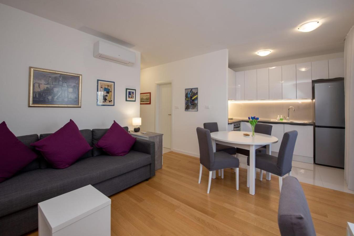 S'akvarel 2 & 3 - Private Garage Apartman *