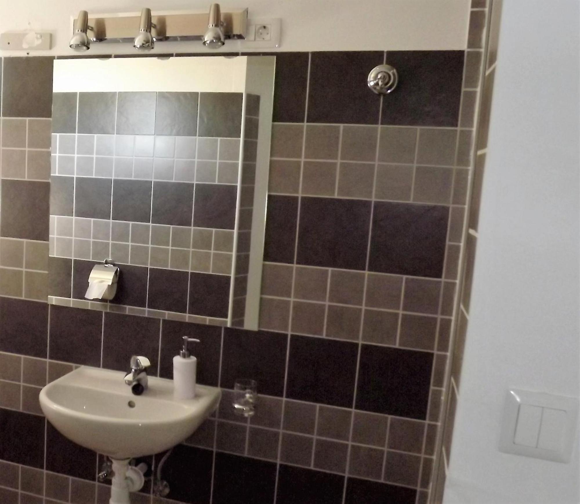 Apartment Holidays Budget 12 *