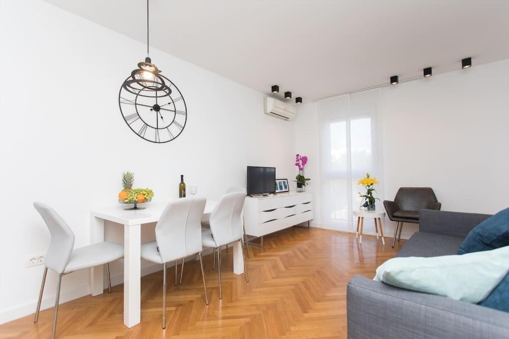 Apartment U Petree *