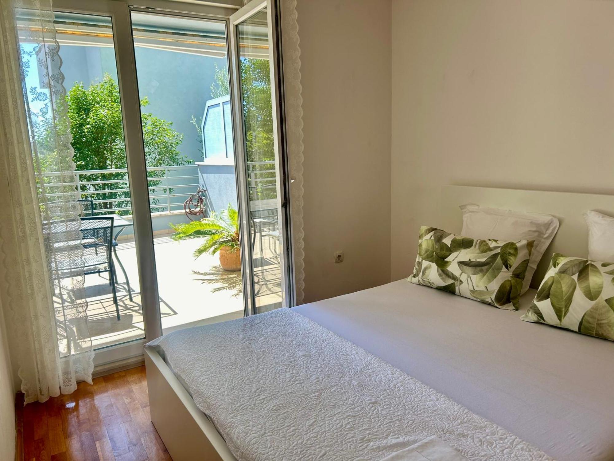 Summertime Apartment Split