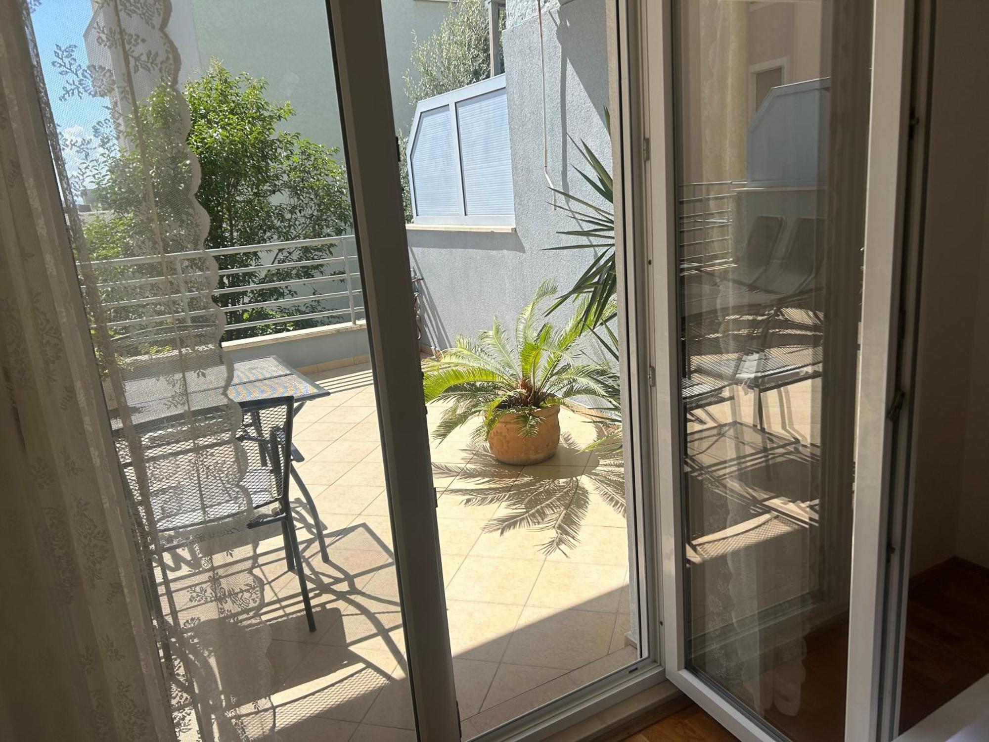 Summertime Apartment *