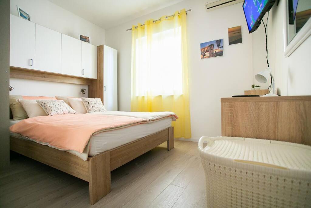 David, 2mins From Town Centre Apartman *