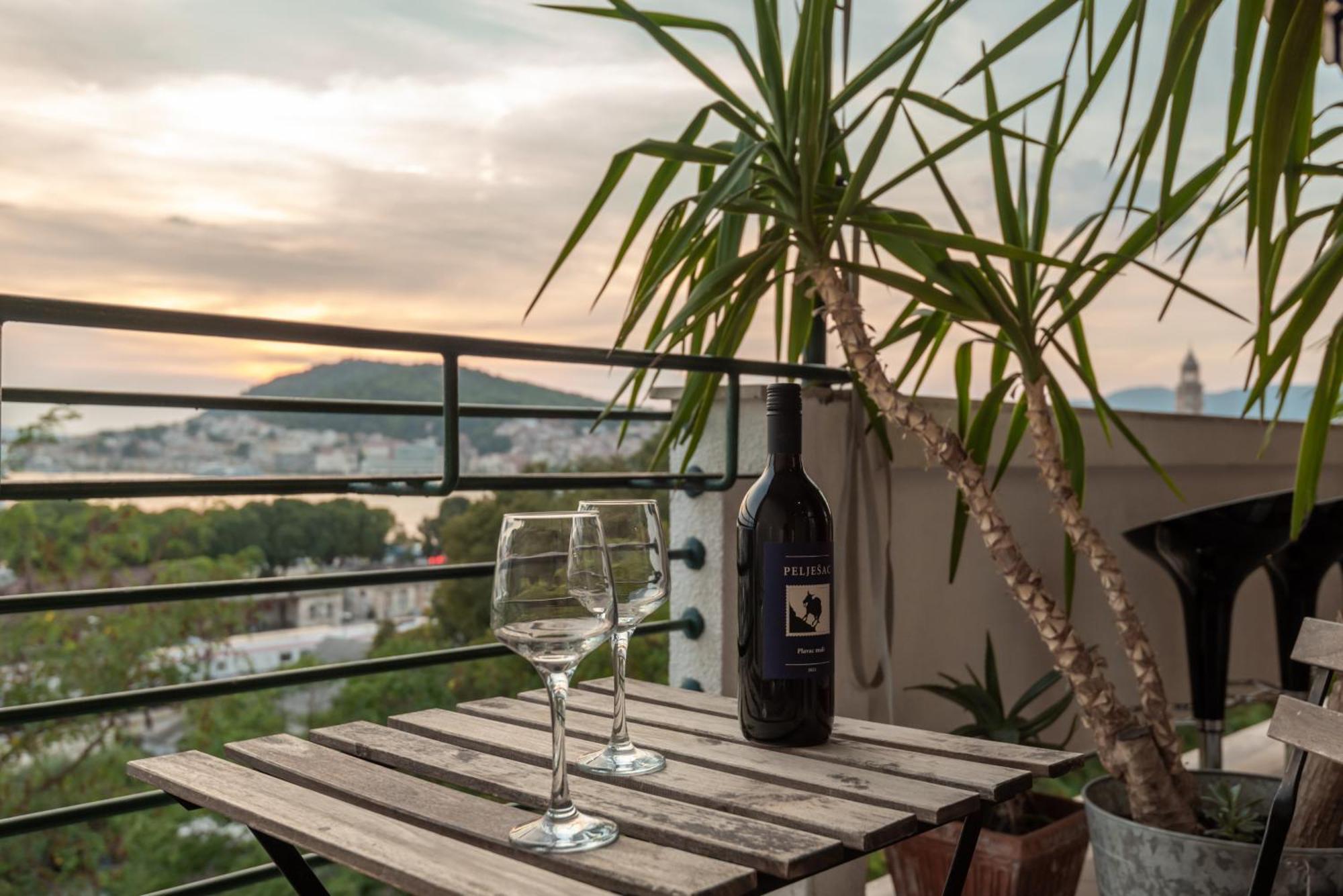 Bregos Superior - Unique Design 3-br - Unbelievable Panoramic View Of - Walking Distance From Unesco Palace And Bacvice - Free Parking - Buralux Apartment *