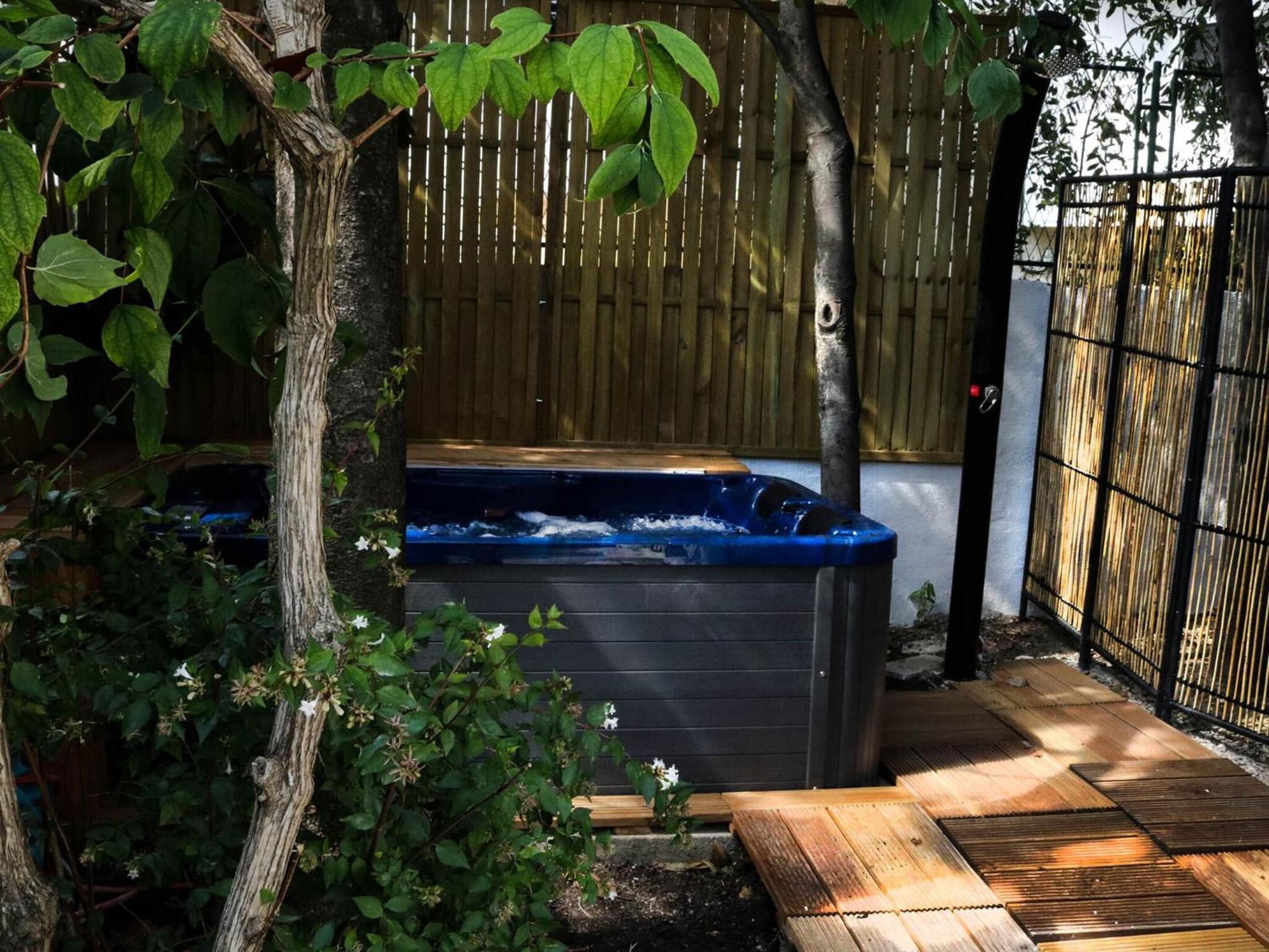 Apartment Luxury Jasmin-two Bedroom With Hot Tub