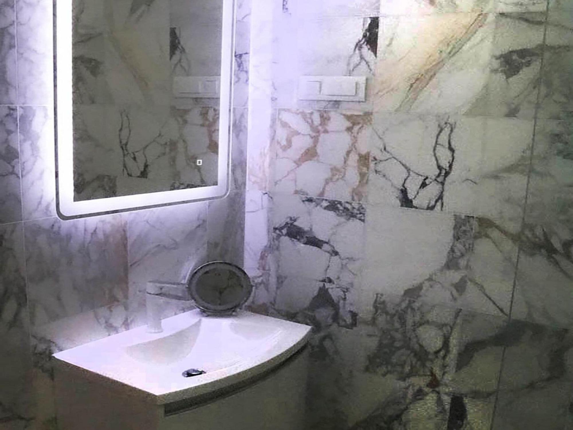 Luxury Jasmin-two Bedroom With Hot Tub Apartment Split