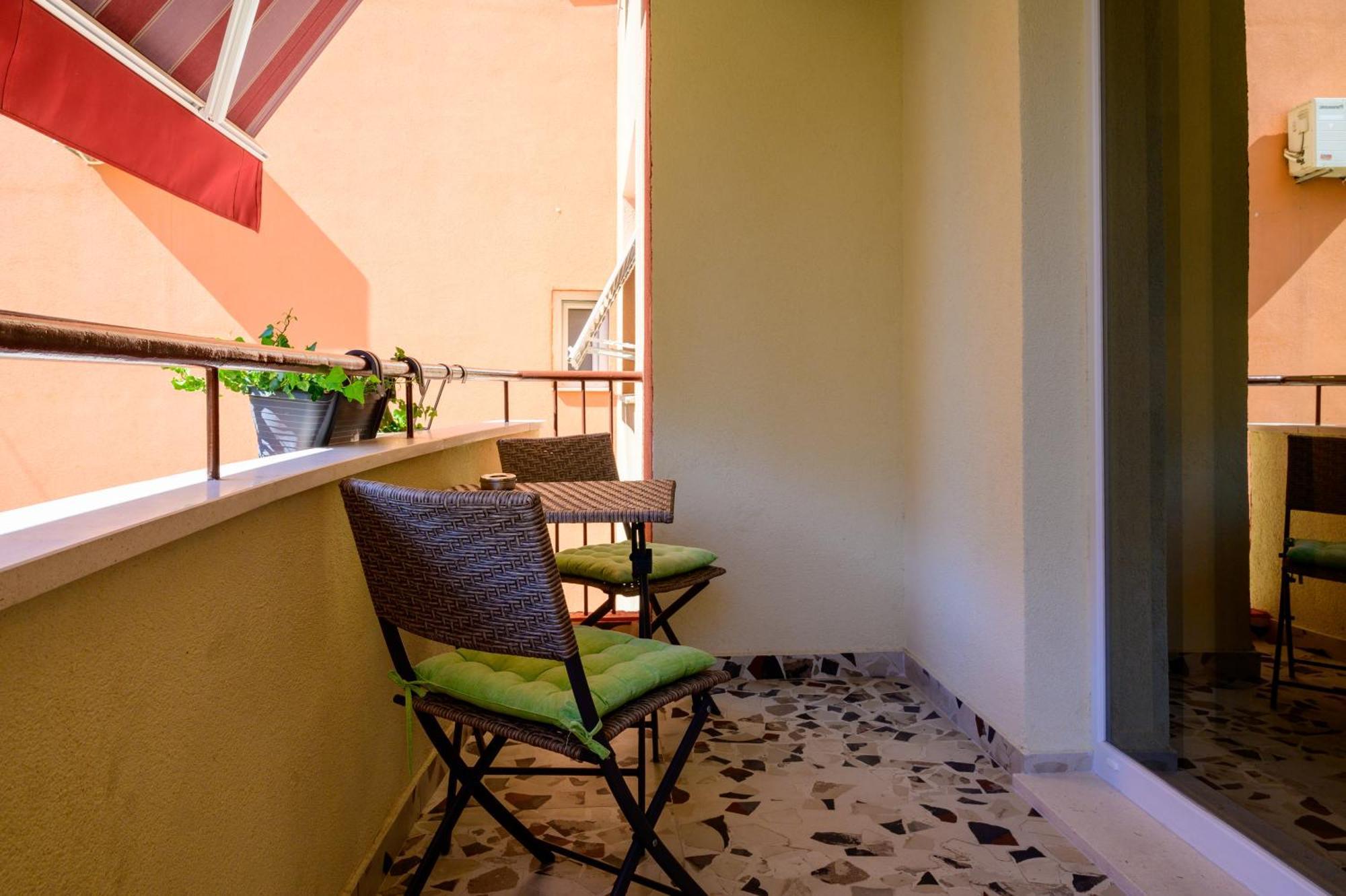 And Luxury Apartment *