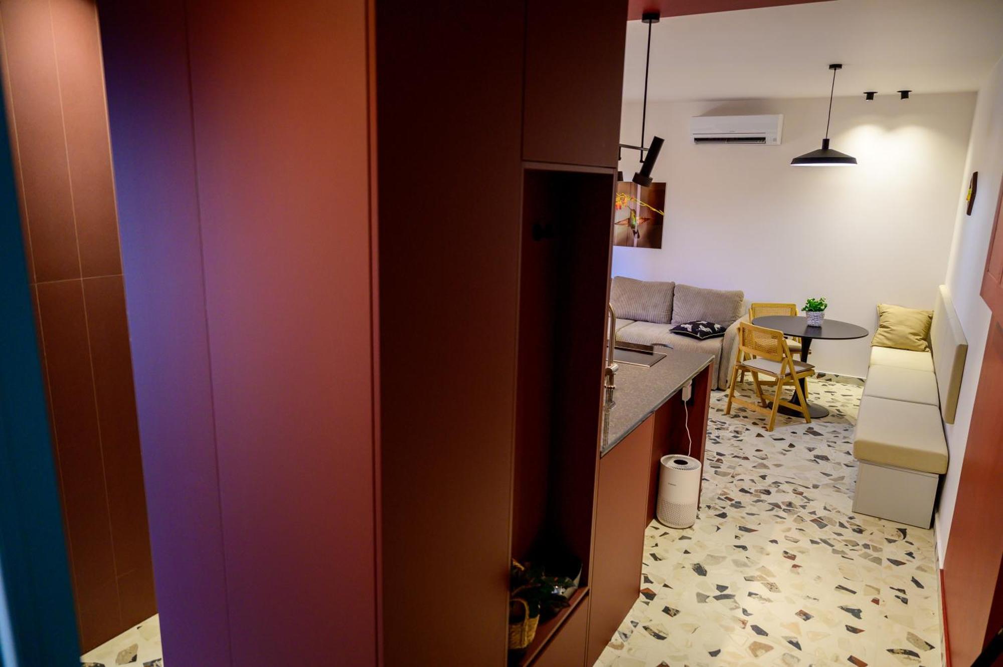 And Luxury Apartment *