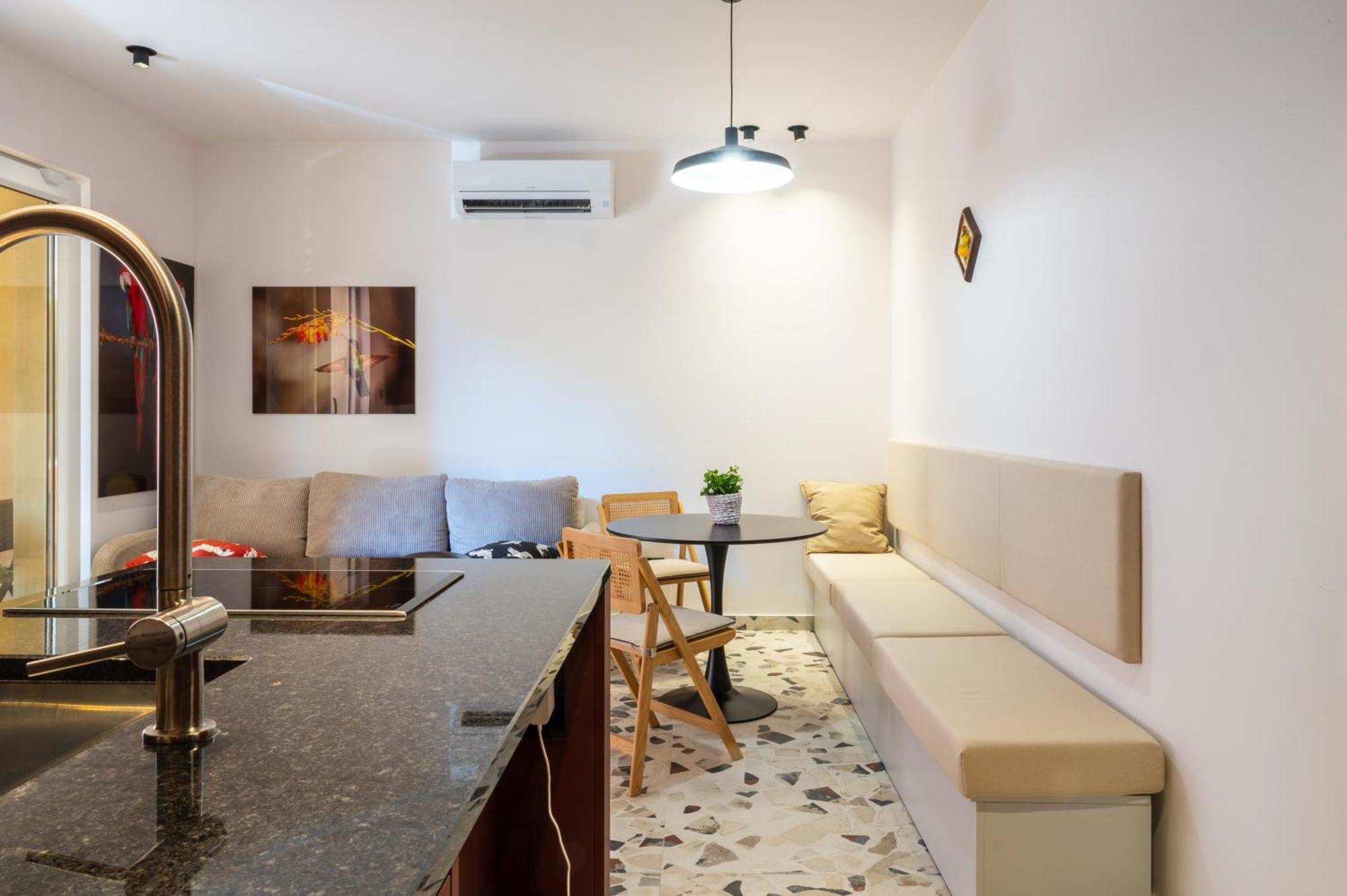 And Luxury Apartment Split