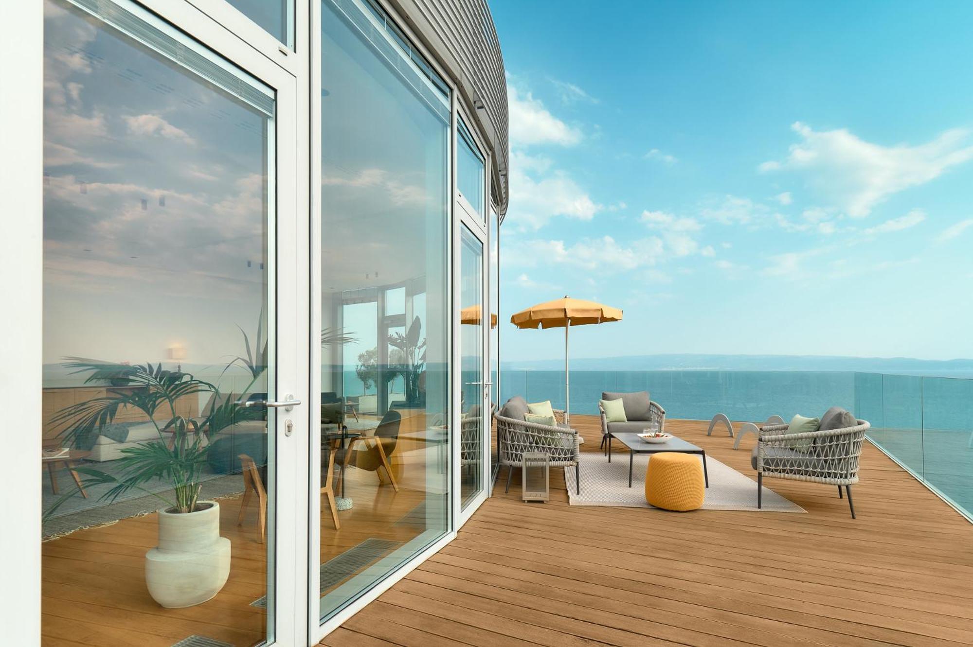 Radisson Blu & 5*