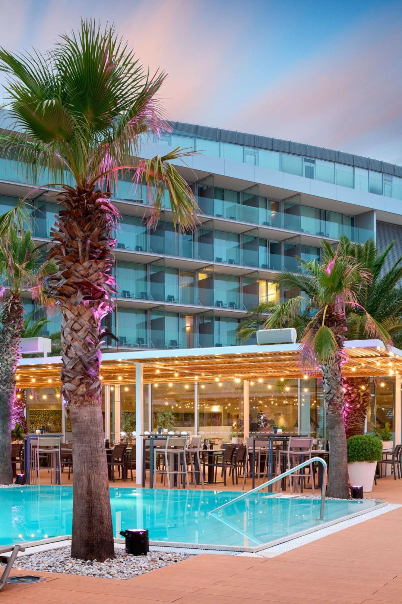 Radisson Blu & 5*