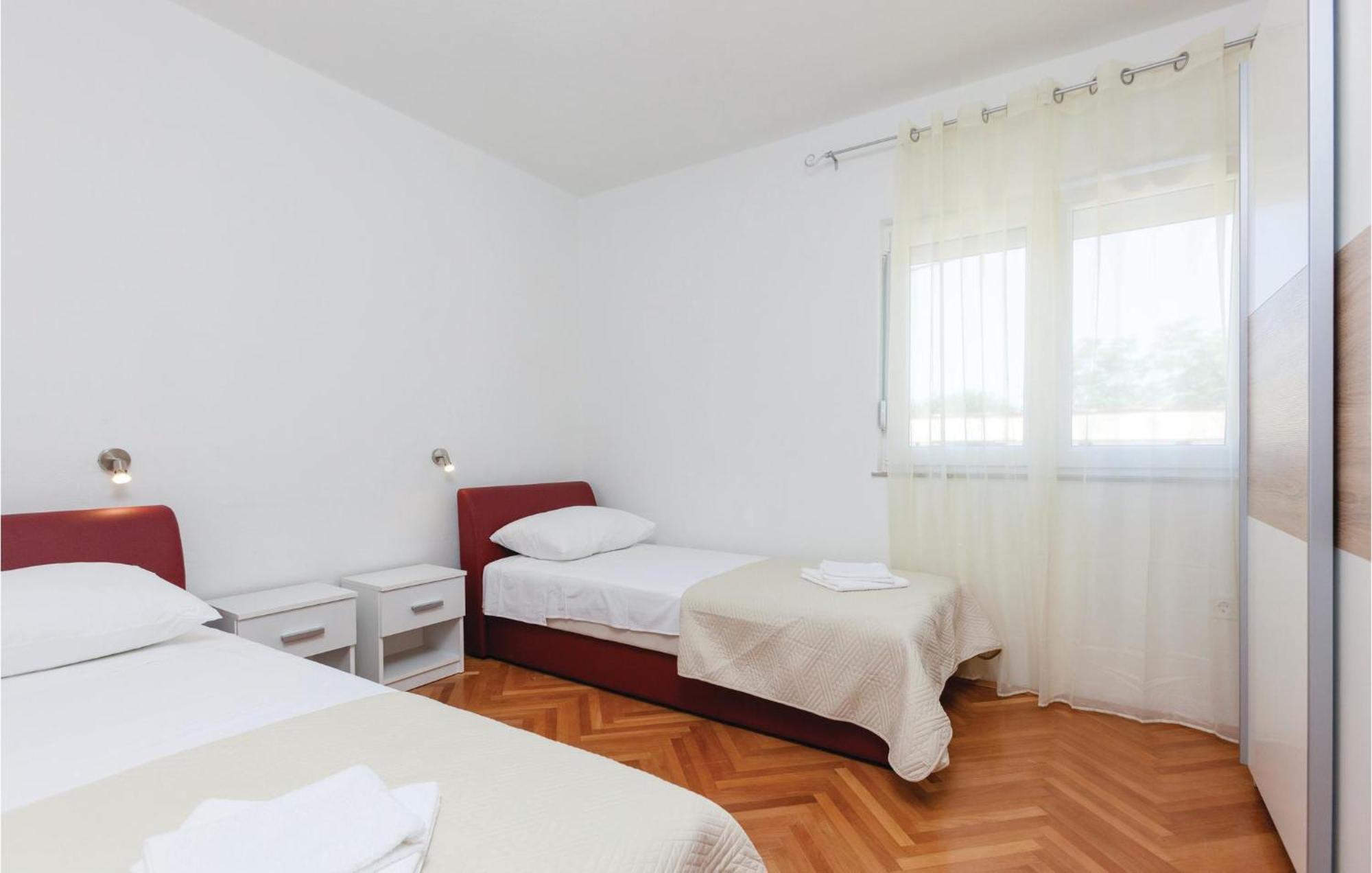 4 Bedroom Front In Stobrec Ferienhaus Split