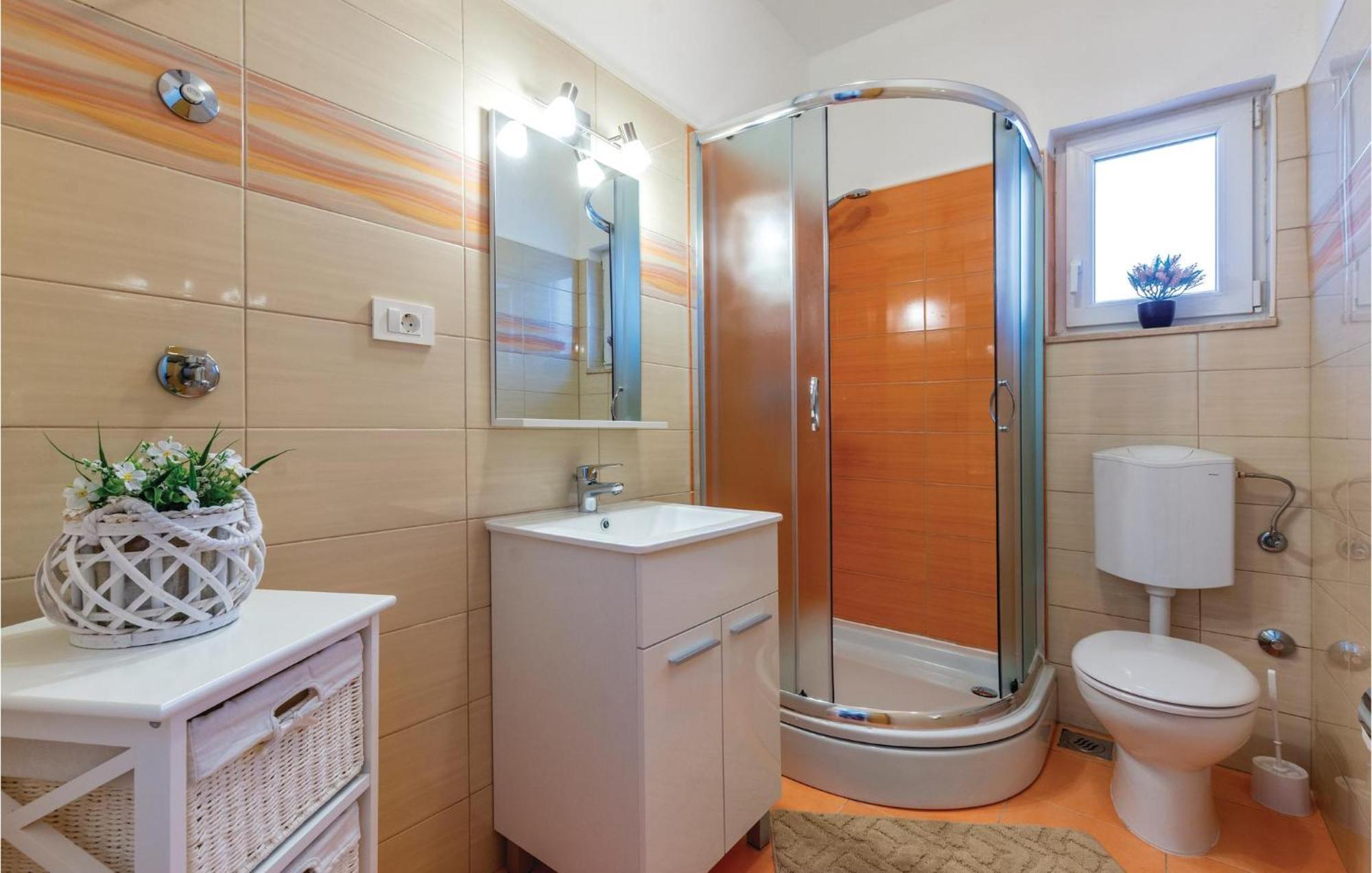 4 Bedroom Front In Stobrec Ferienhaus *