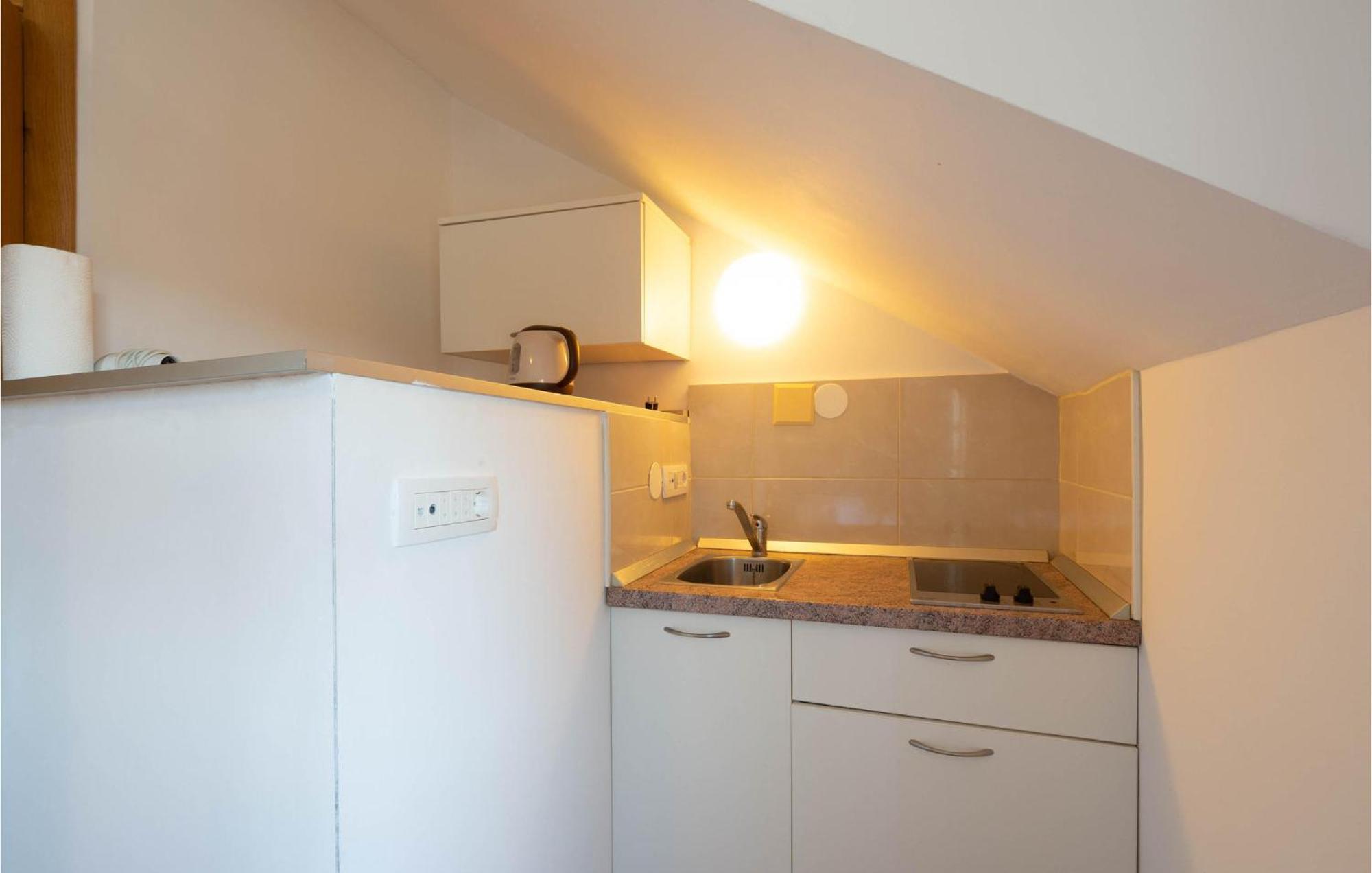 Beautiful In With Kitchen Split