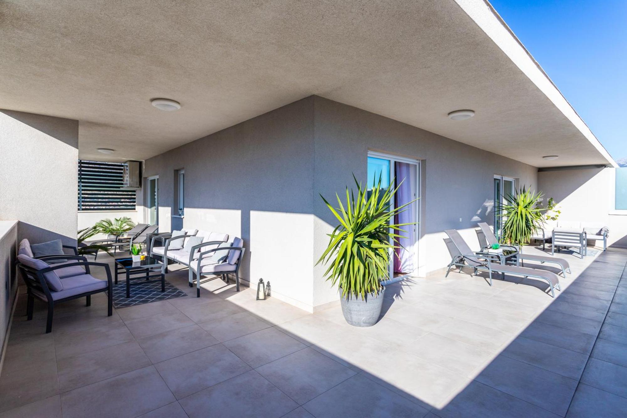 Luxury Penthouse Papic With Jacuzzi & The View Apartamento *