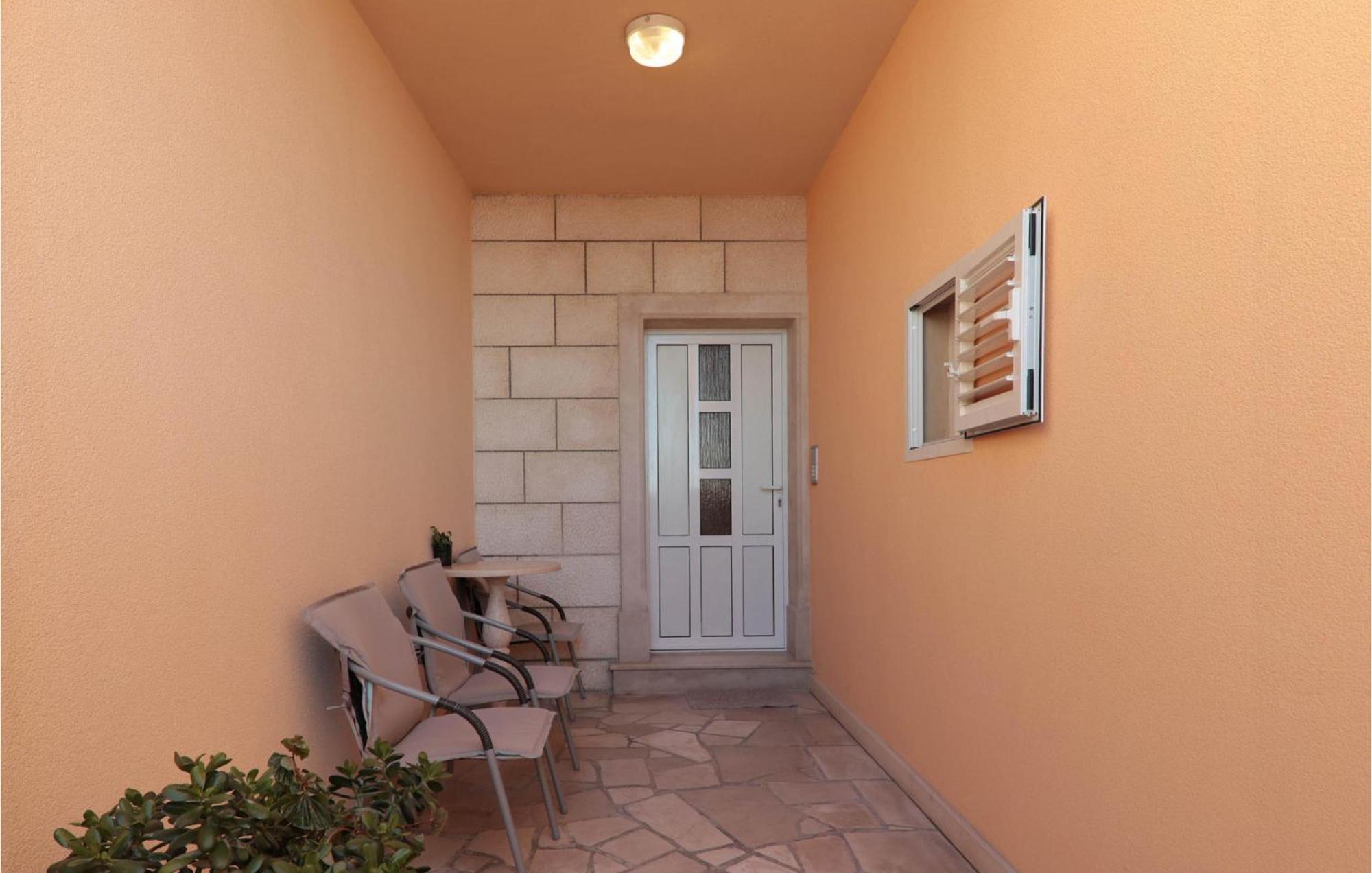 3 Bedroom Gorgeous In Apartment