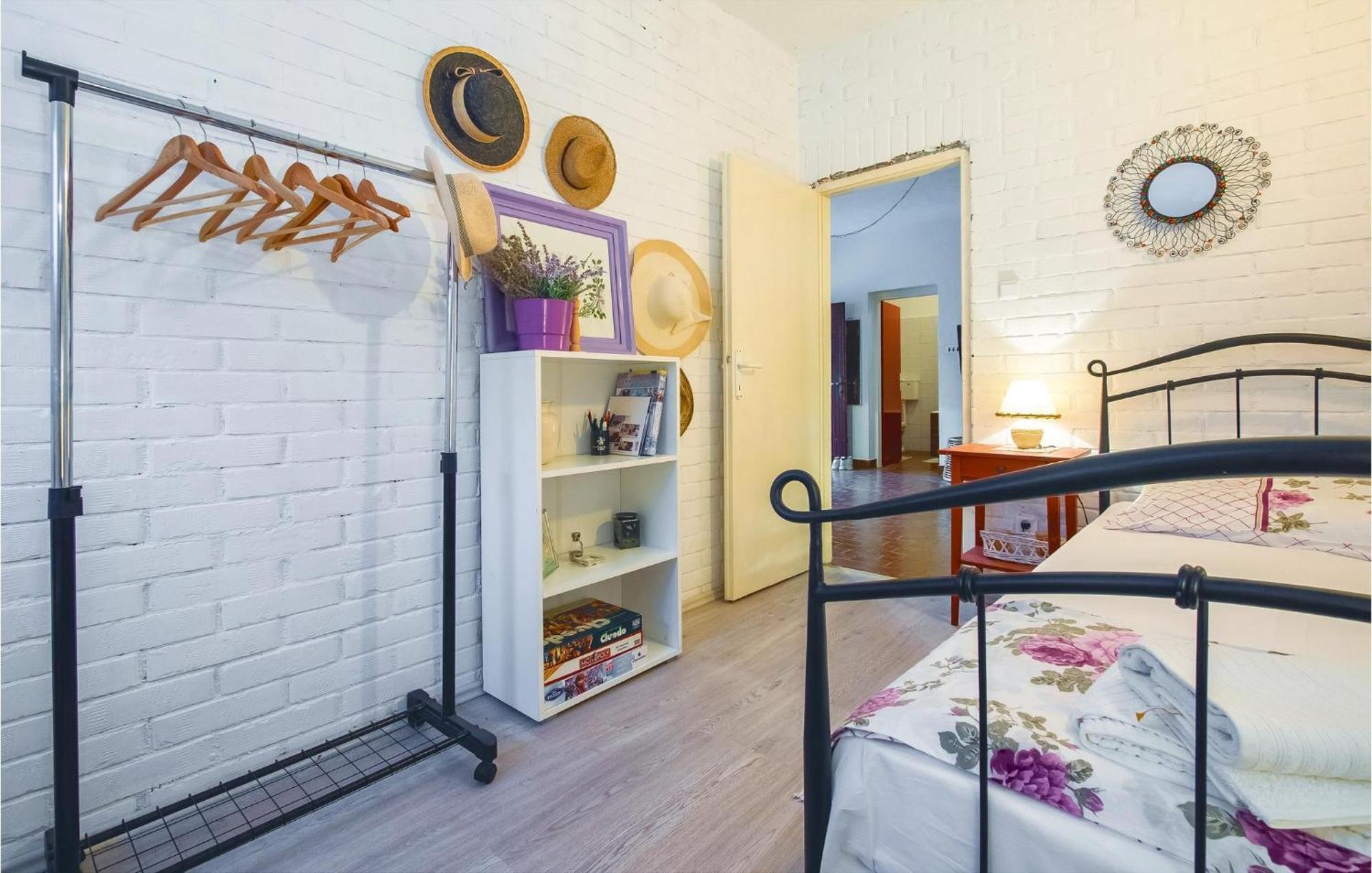 2 Bedroom Cozy In Zrnovnica * Split