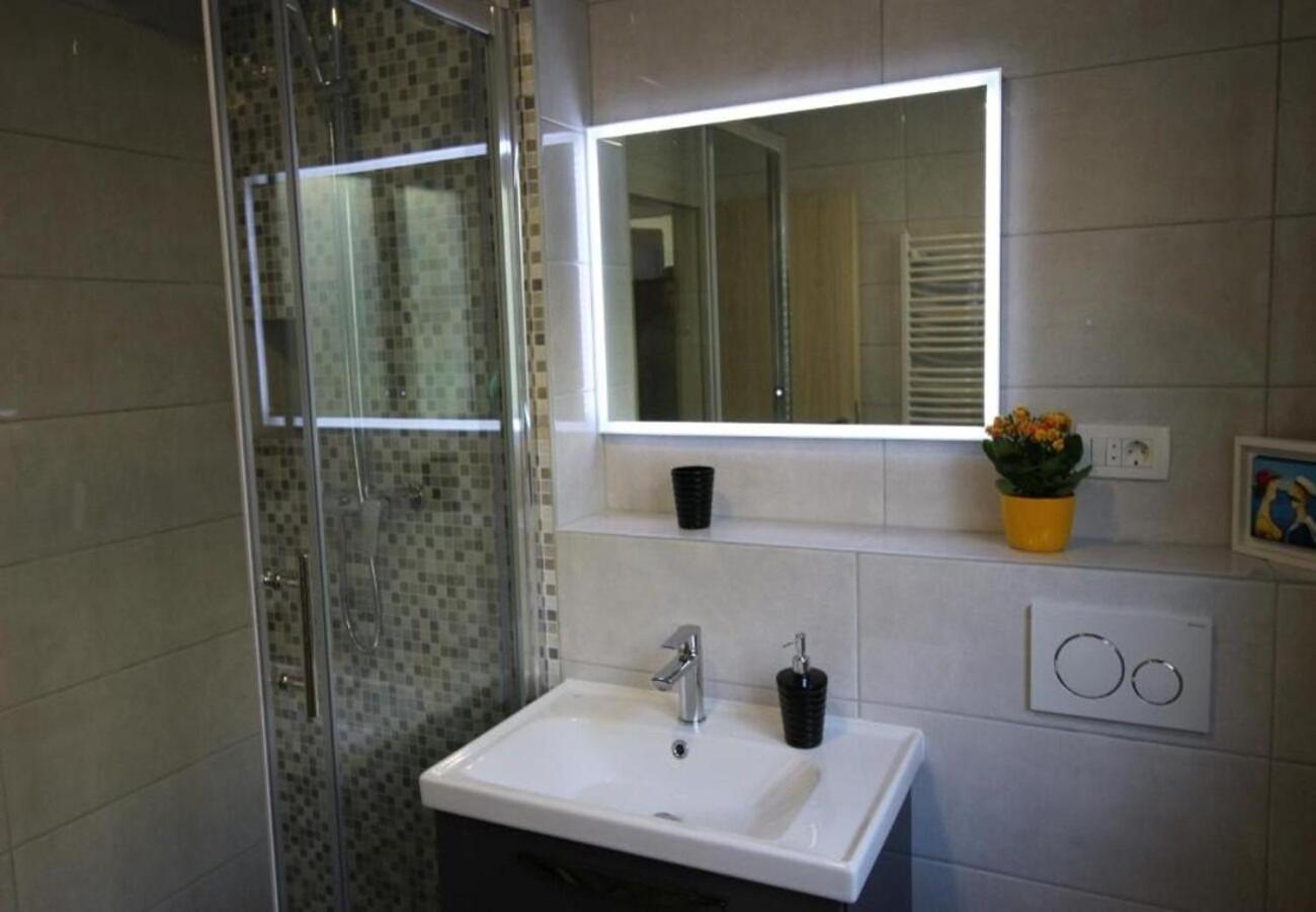 Dragi - Adults Only Appartement Split