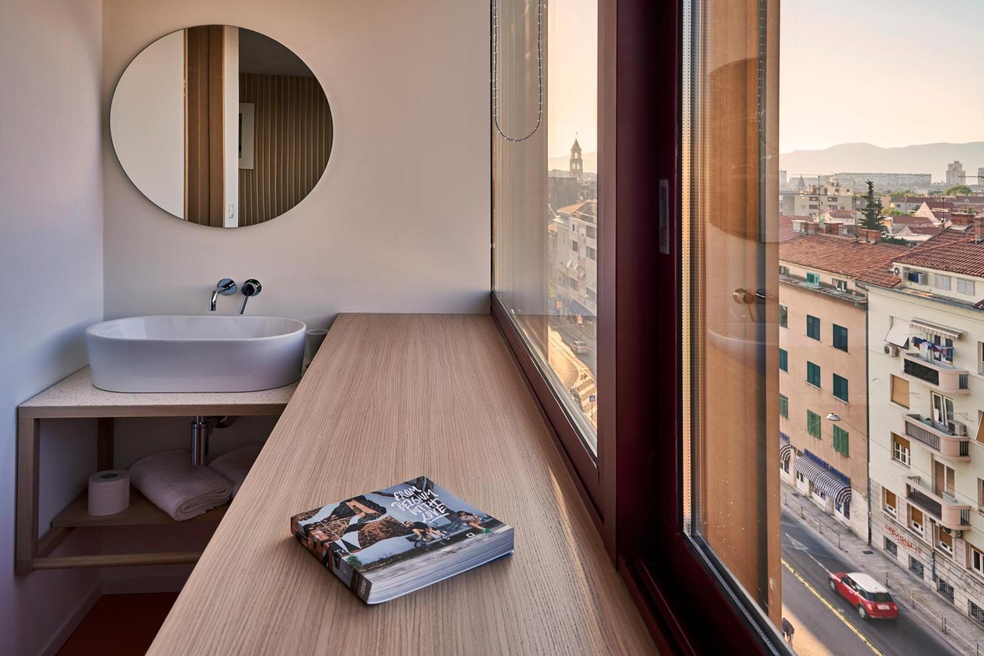 Horizon Luxury & Design Split