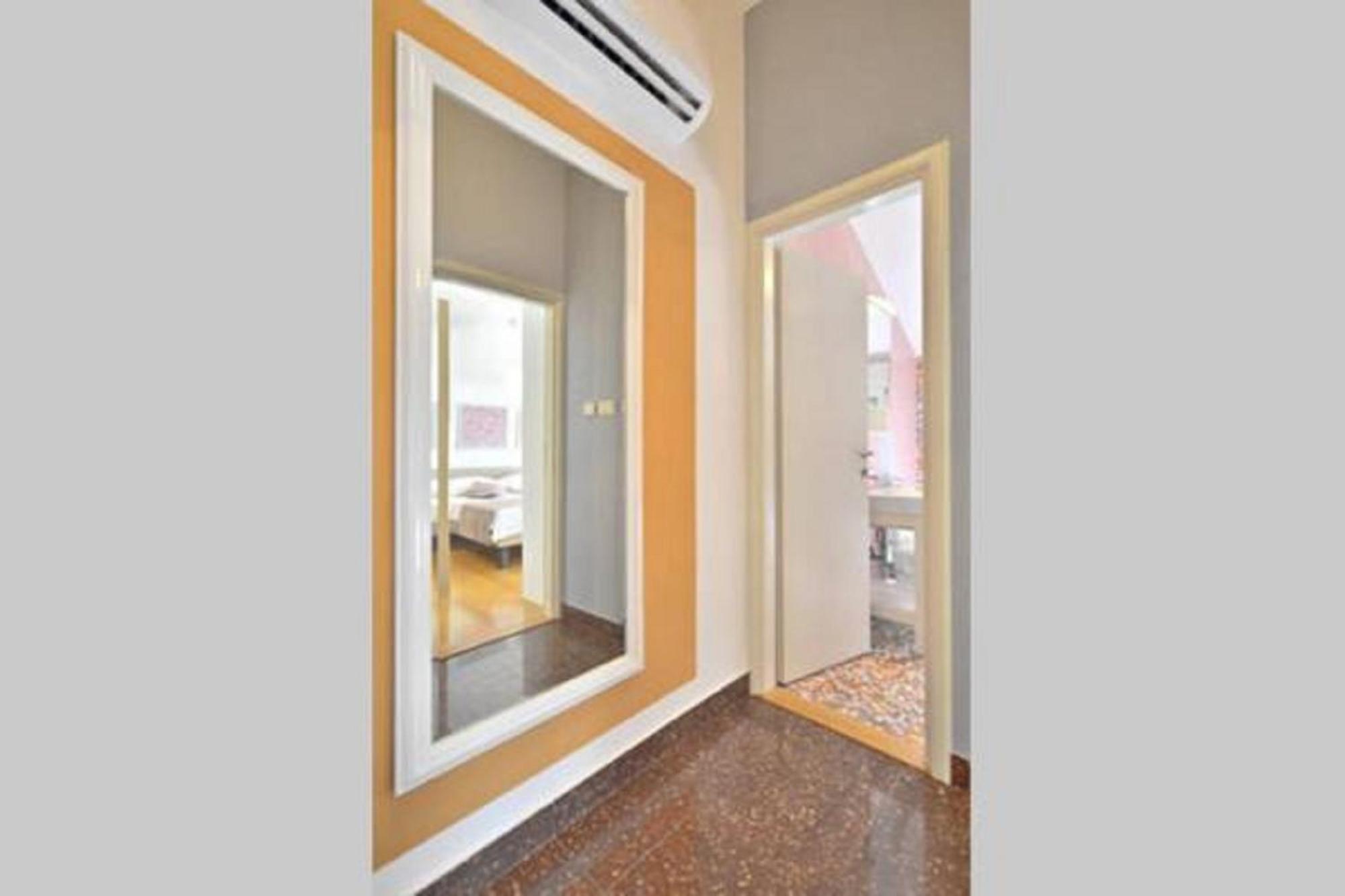Penthouse Sol St *